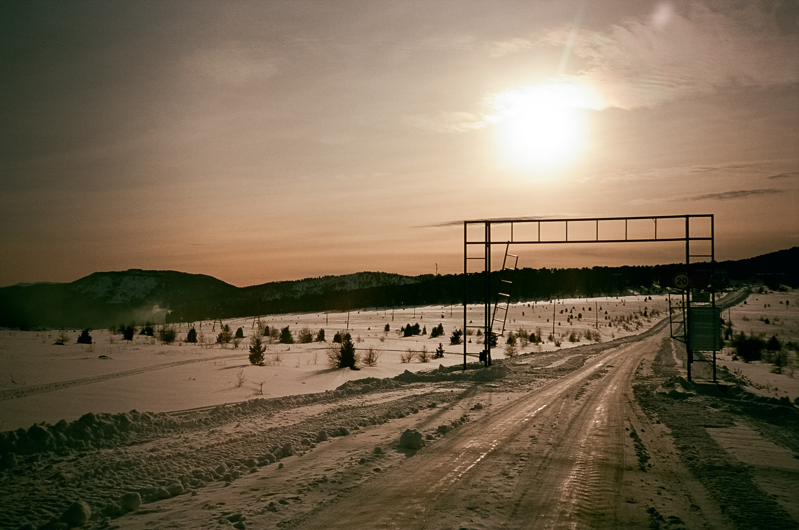 Семинский перевал / 19 декабря 2023 года (-18℃) / Kodak Aerocolor IV
