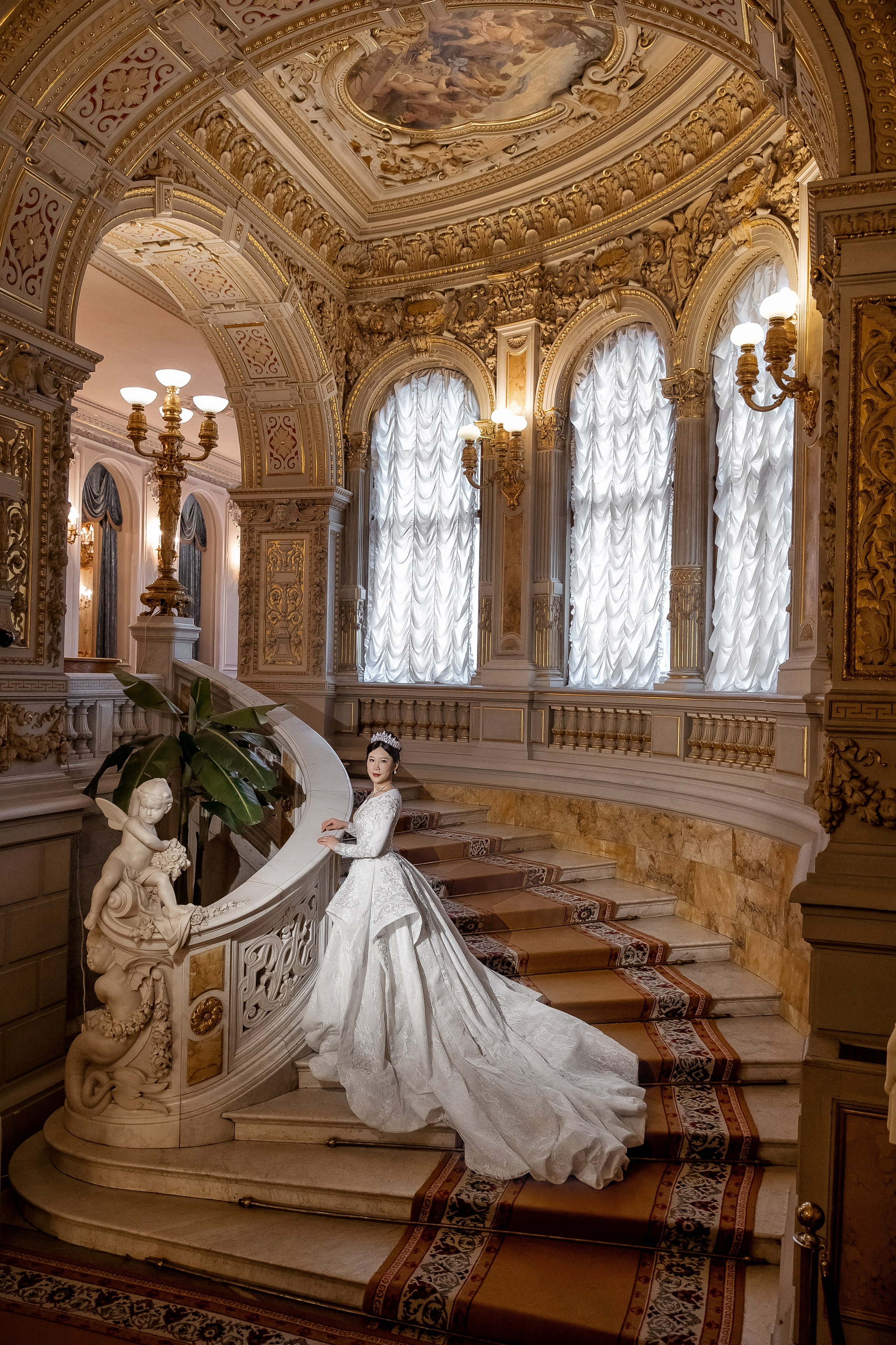 Свадебная фотосессия в Эрмитаже. Свадебный и семейный фотограф Алексей Аверин