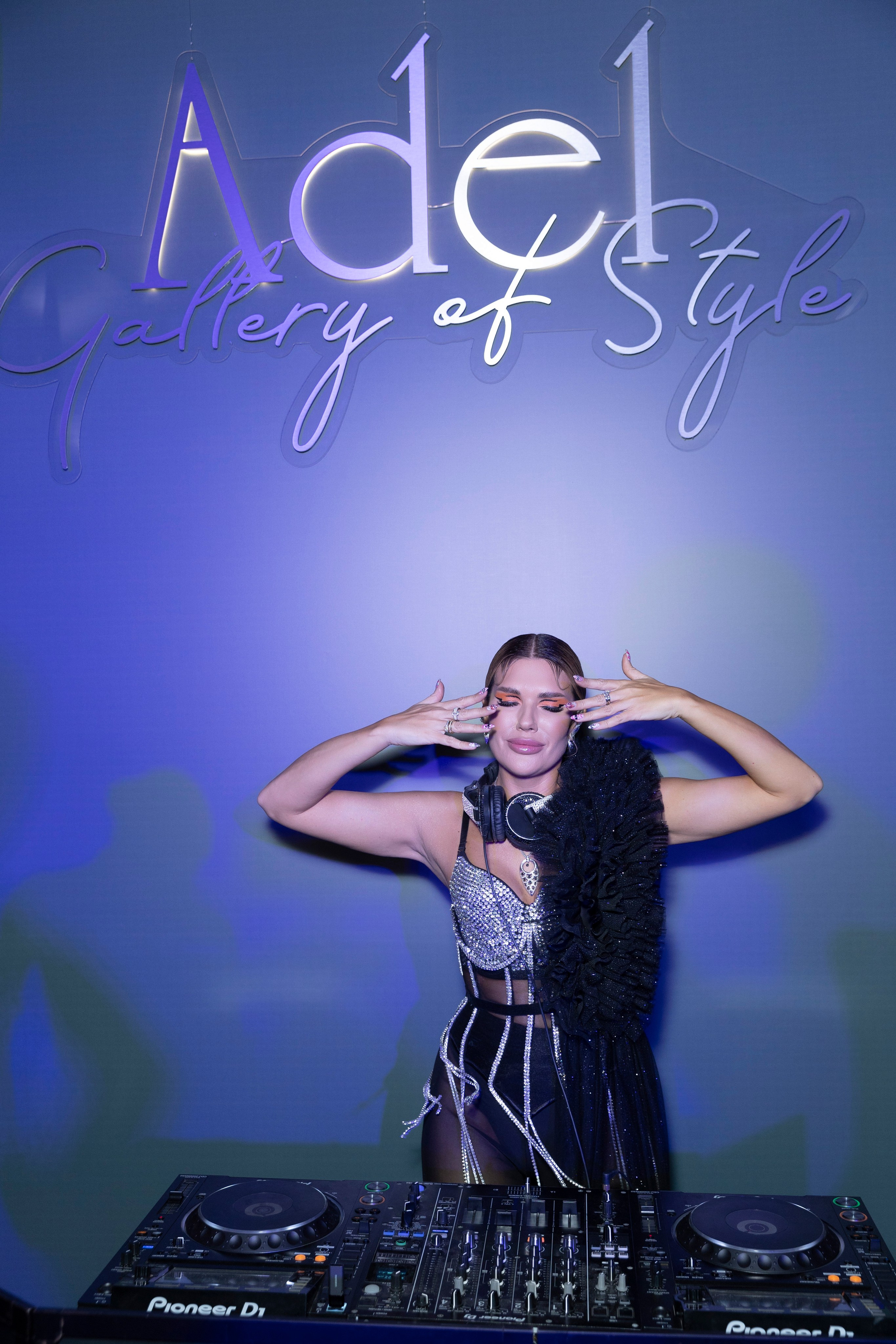 День открытых дверей Галереи Стиля Адель Бикуловой. «Птичка на проводе»: информационный портал в Москве