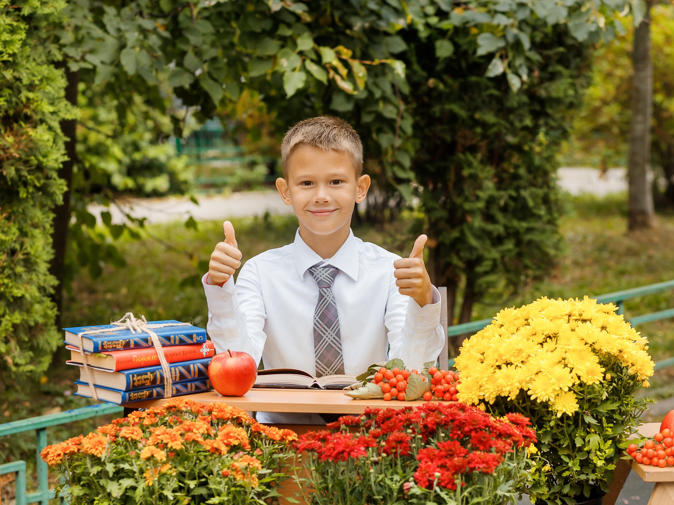 Подготовка к осеннему фотопроекту на улице для начальных классов. Выпускные альбомы в Мытищи Москве и Московской области