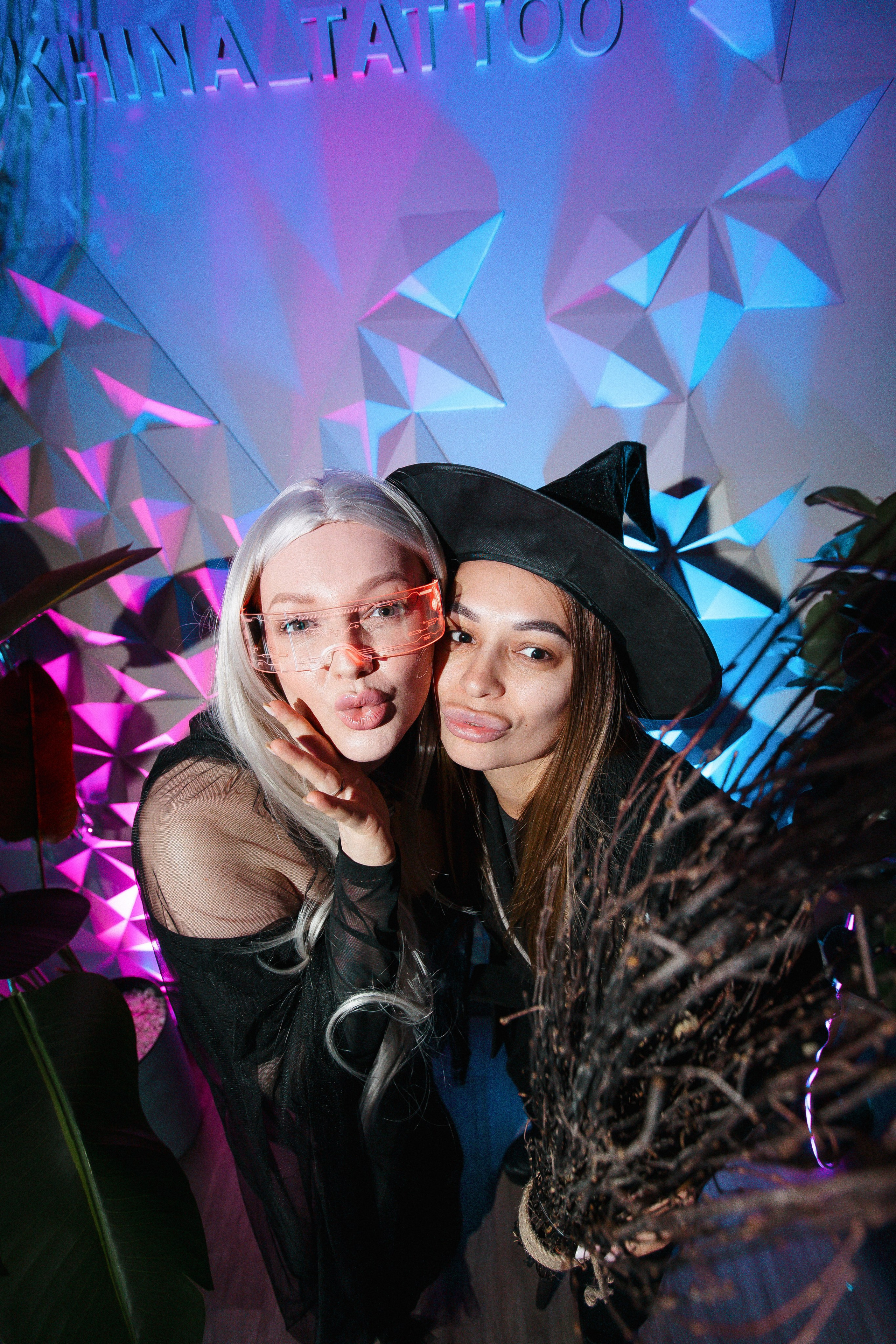 Walk-In Day в стиле киберпанк в тату-студии MUKHINA TATTOO. СВОИ. ФОТООТЧЕТЫ-СОБЫТИЯ-МЕСТА