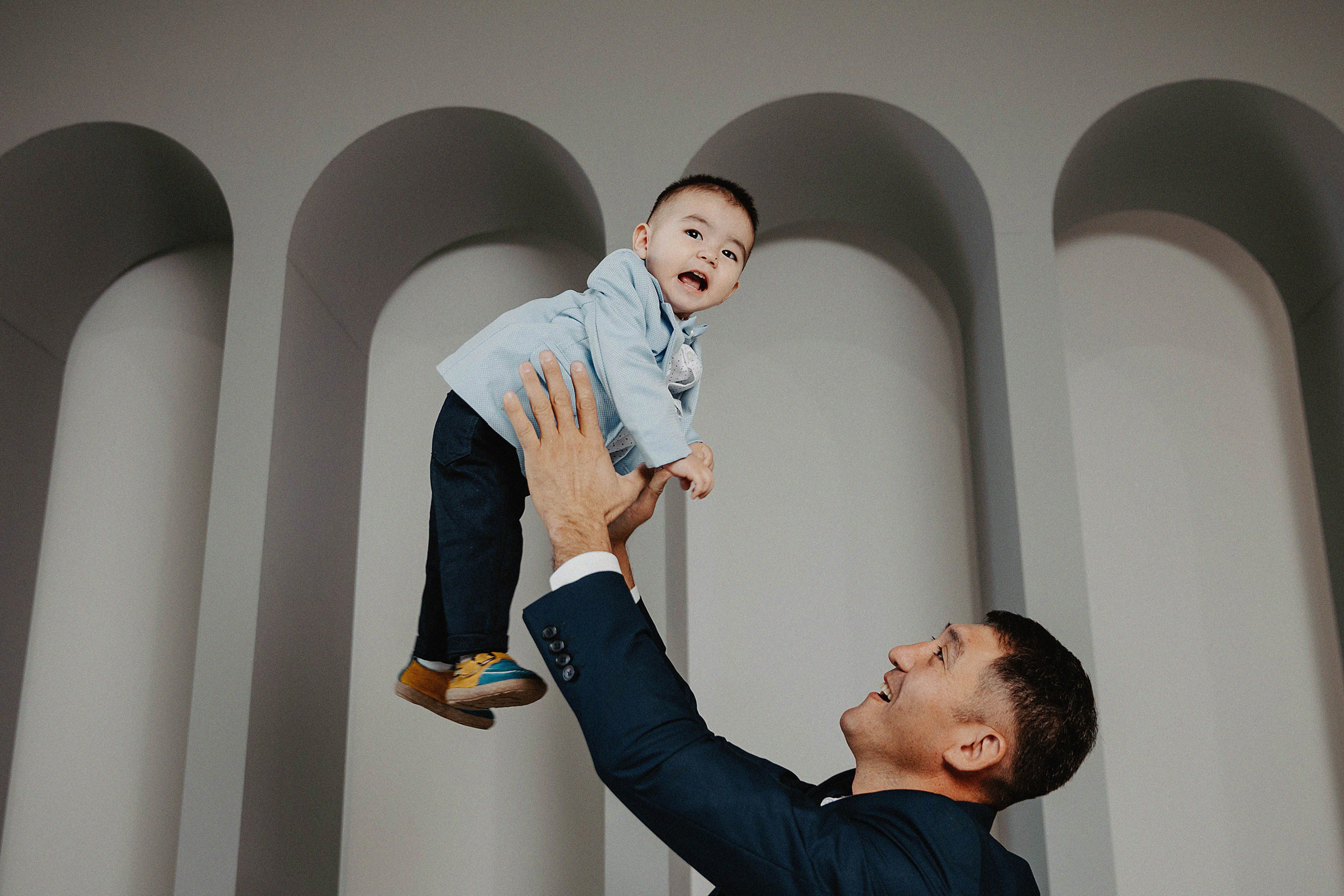 Семейная фотосессия в фотостудии 2Стула. Свадебный, семейный и портретный фотограф в Алматы, Костанай