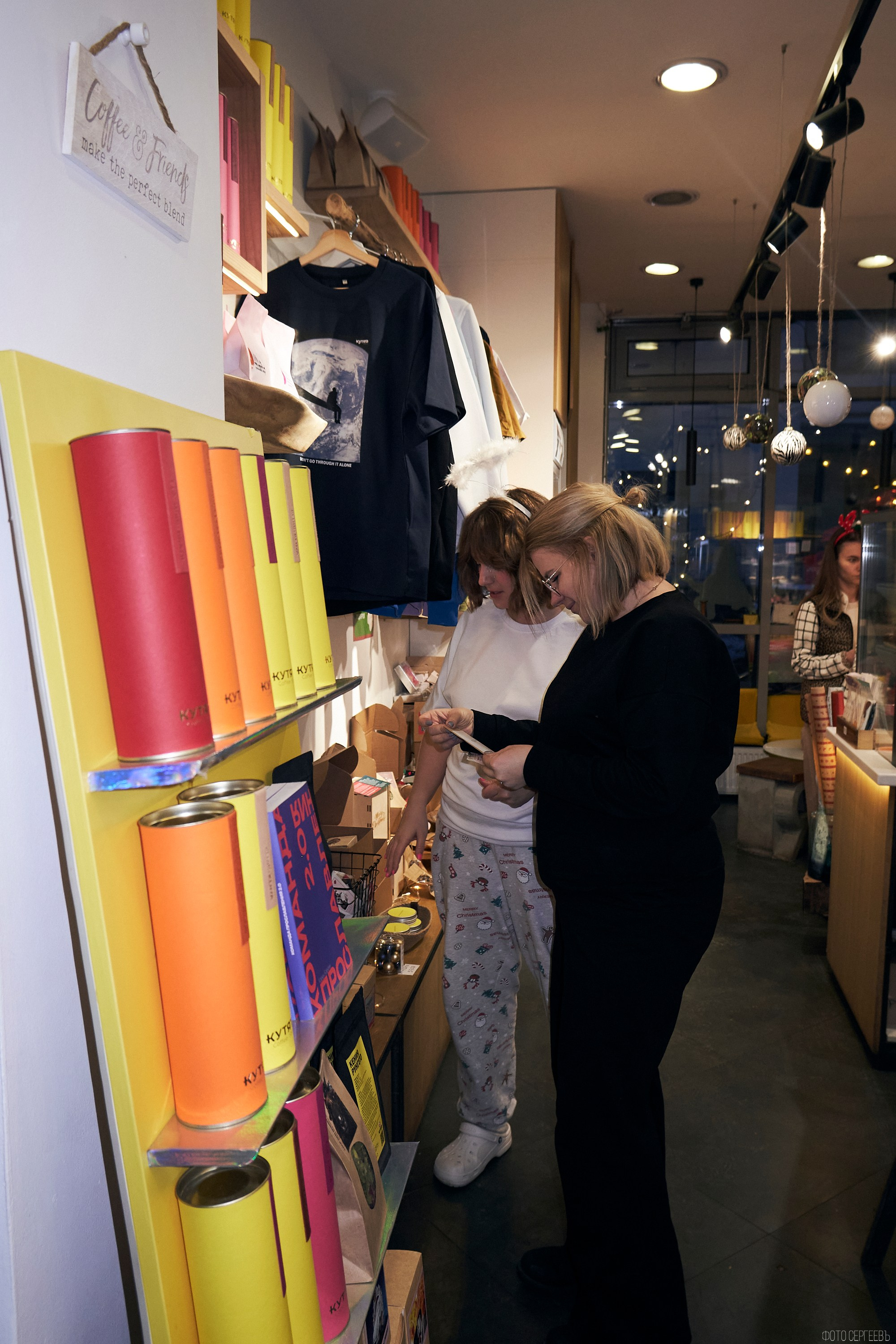 Кутята Coffee Shop. Фотографъ Сергѣевъ. Поймать мгновеніе