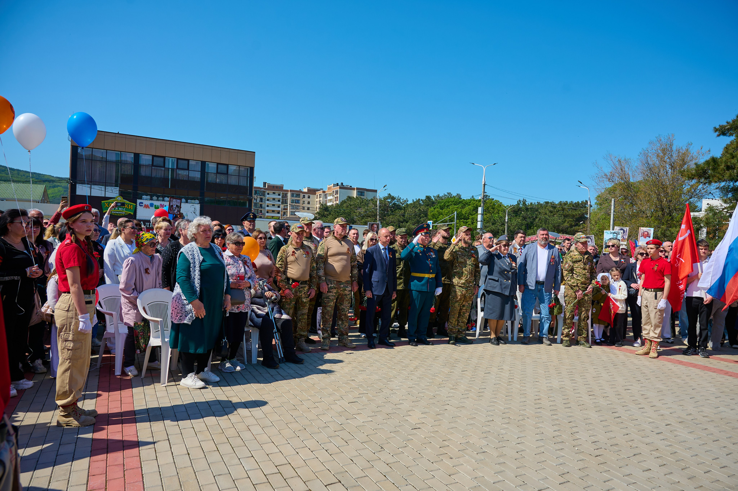 Митинг (мая в Кабардинке. Жизнь курорта Кабардинка в фотографиях