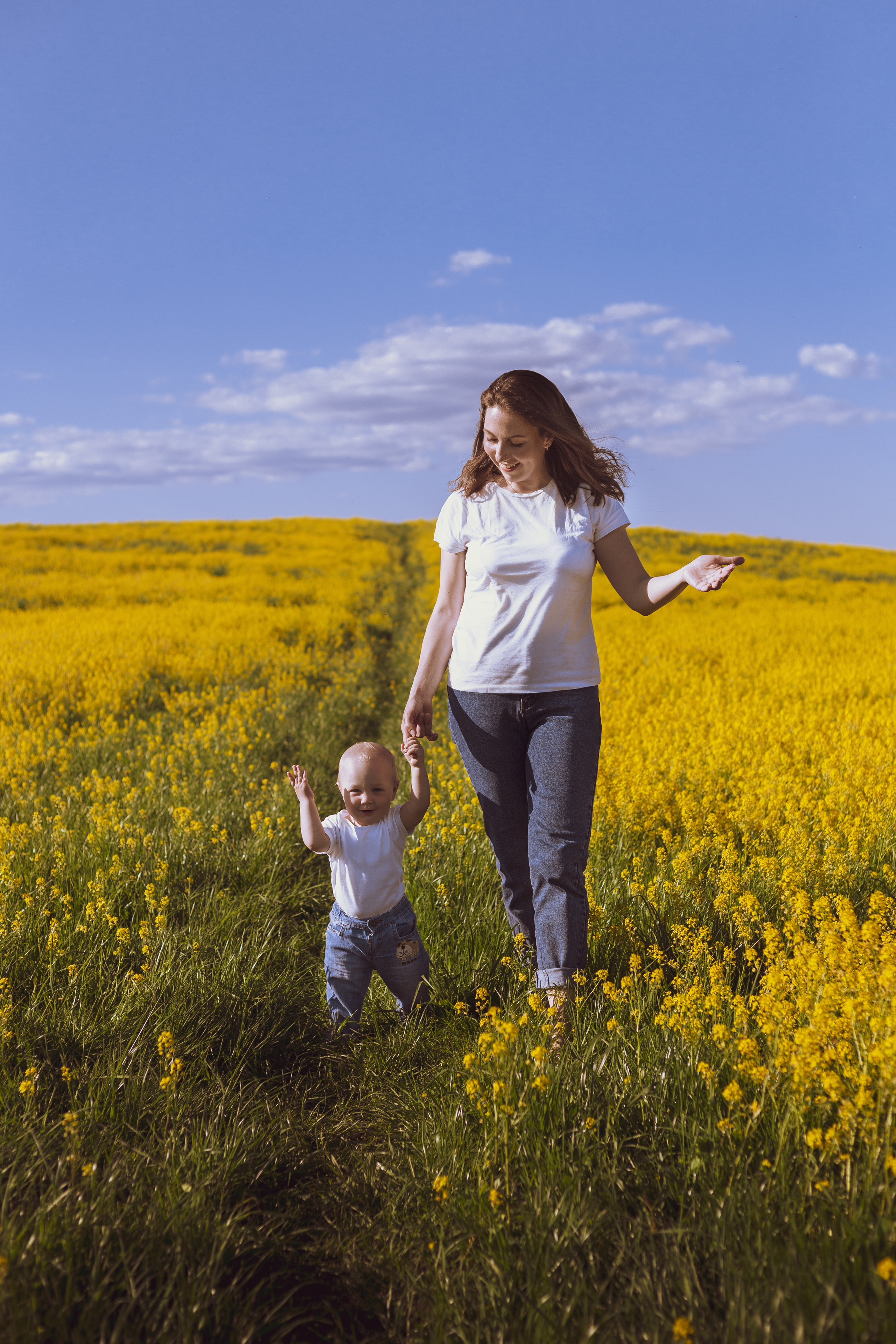 Фотосессия с детьми в цветущих полях | Елена, Приозерск. Женский, семейный и контент фотограф Ирина Ульянова в Санкт-Петербурге