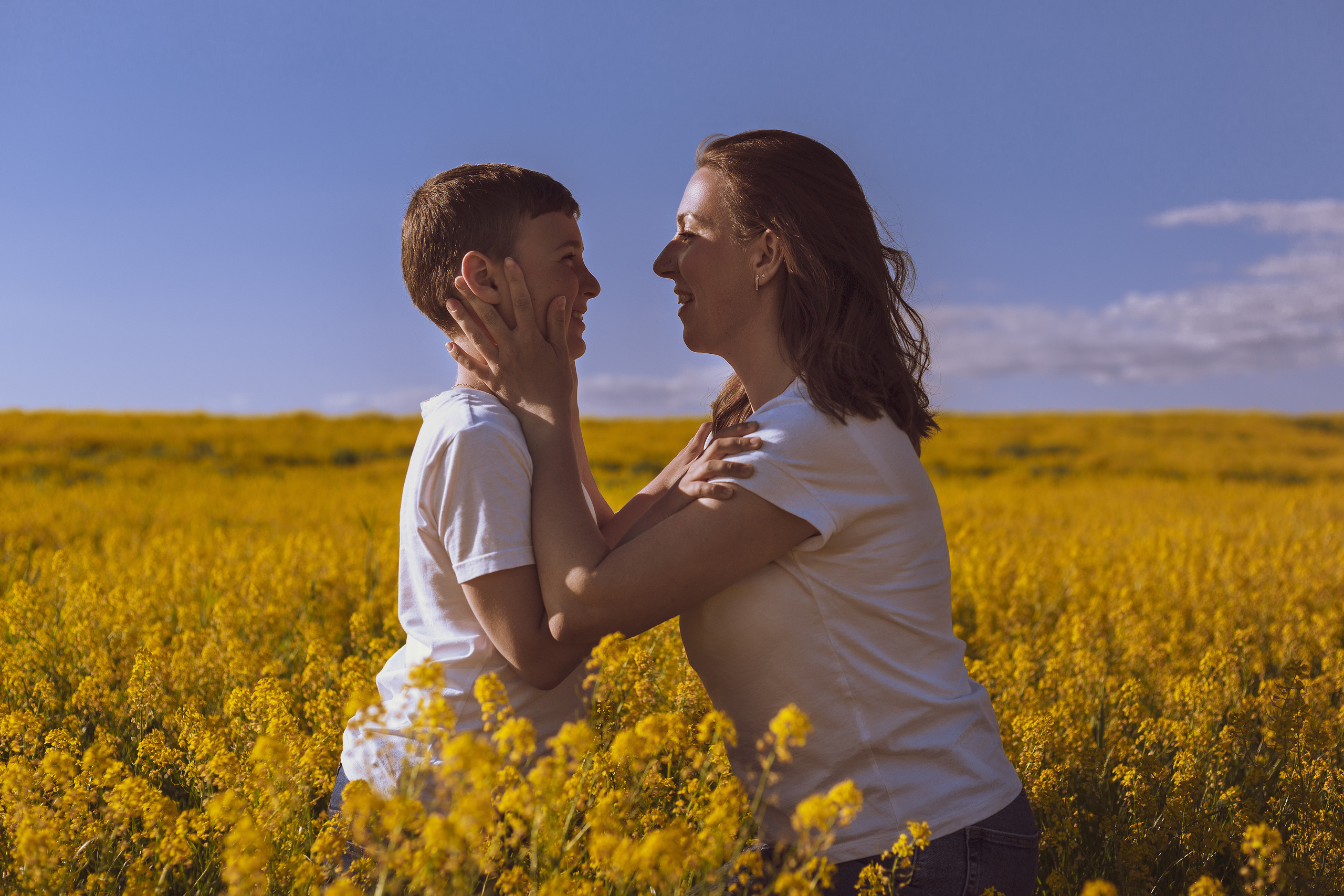 Фотосессия с детьми в цветущих полях | Елена, Приозерск. Женский, семейный и контент фотограф Ирина Ульянова в Санкт-Петербурге