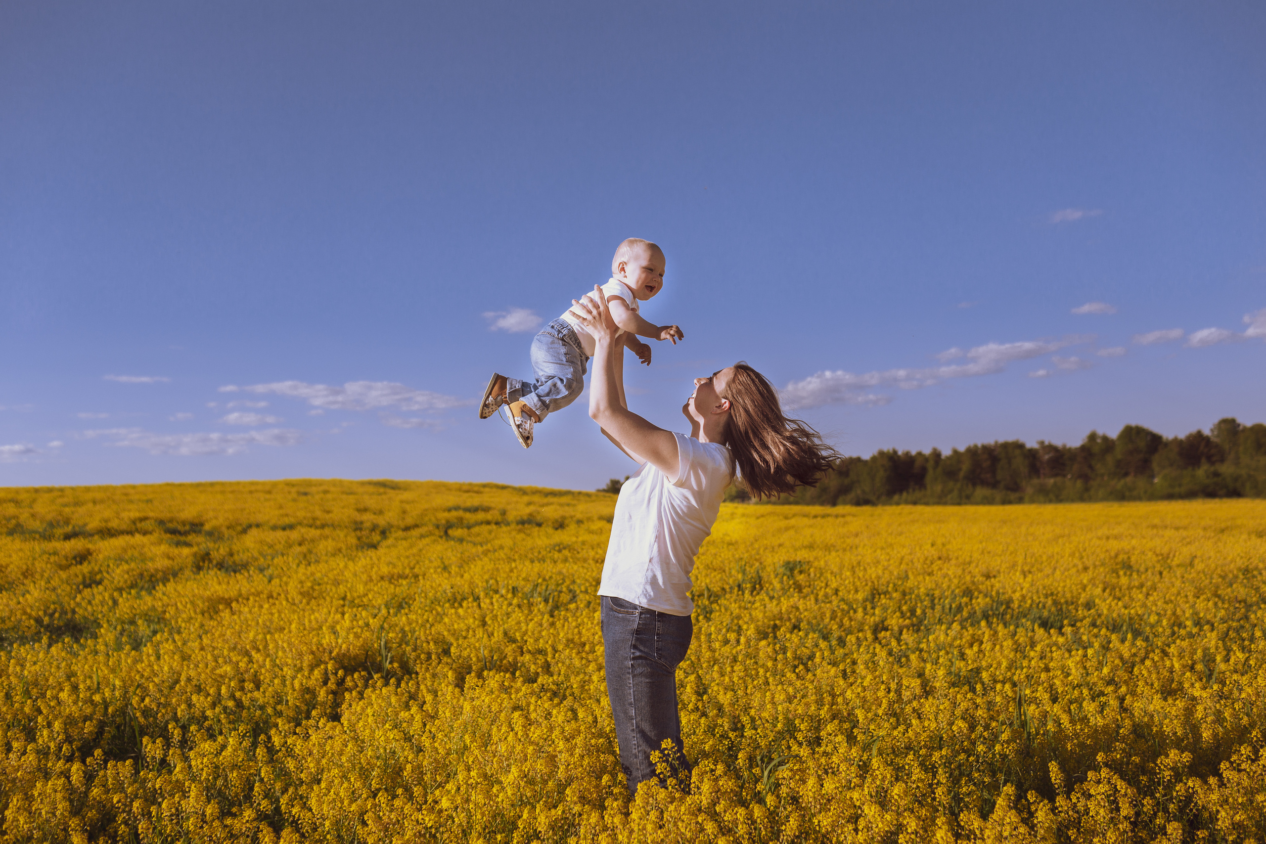 Фотосессия с детьми в цветущих полях | Елена, Приозерск. Женский, семейный и контент фотограф Ирина Ульянова в Санкт-Петербурге
