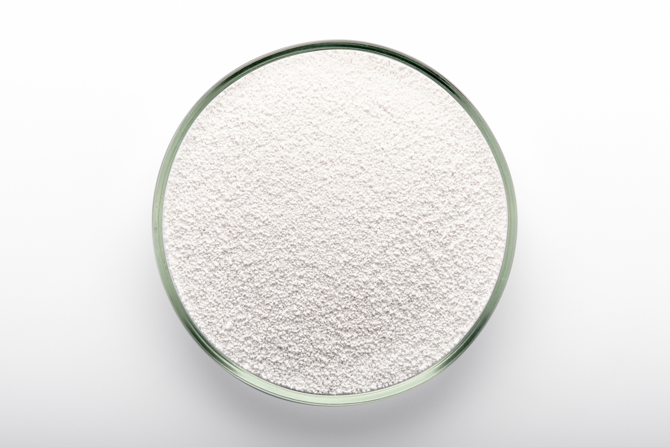 Минералы в чашке Петри — студийная предметная съёмка для Казфосфат