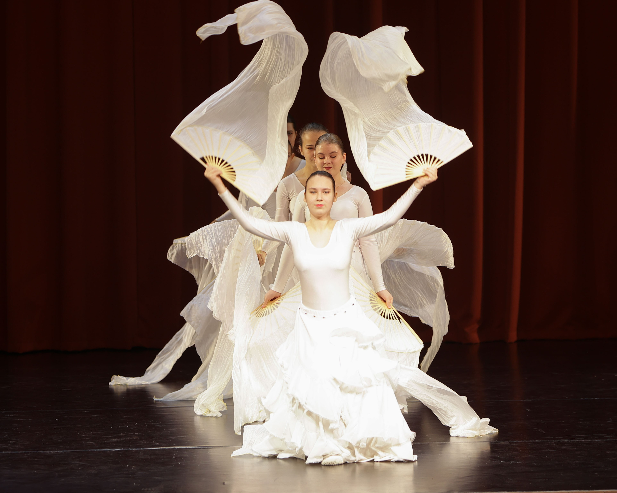 Фестиваль хореографического искусства «КУБОК ЛЕГЕНДЫ — 2025». Выпускные альбомы и школьный фотограф в Подольске, Троицке, Щербинке, Москве и Московской области