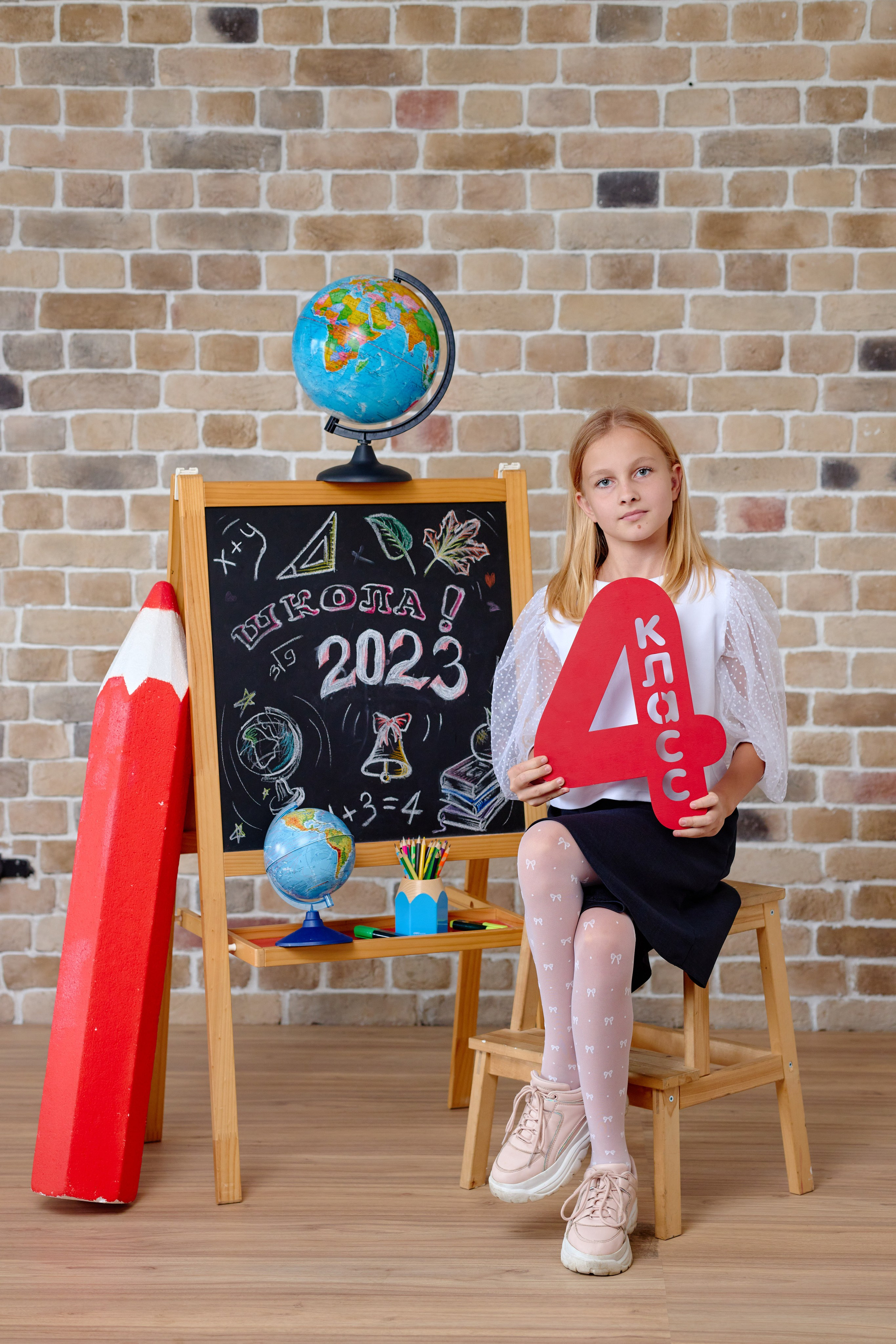 Сьемка 4 класса в студии на Выпускной Альбом. Фотограф Выпускные альбомы Таганрог Сергей Коробченко