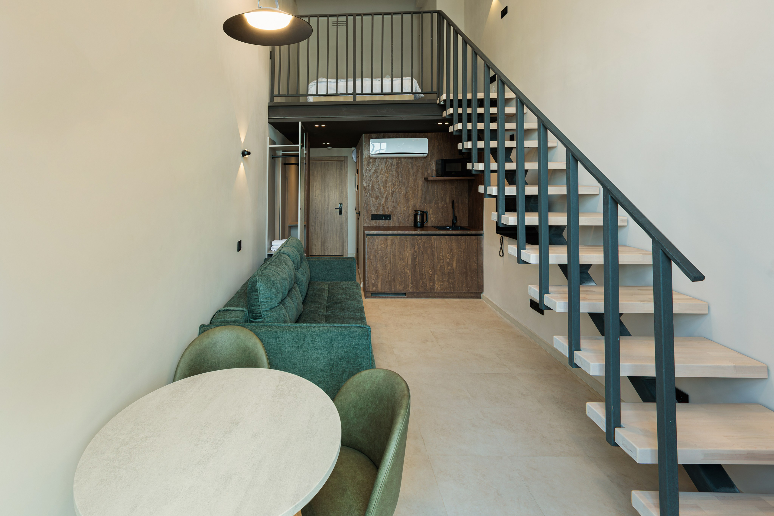 Фотограф для интерьерной съемки апартаментов. Контент для бизнеса в Екатеринбурге Полдень Медиа