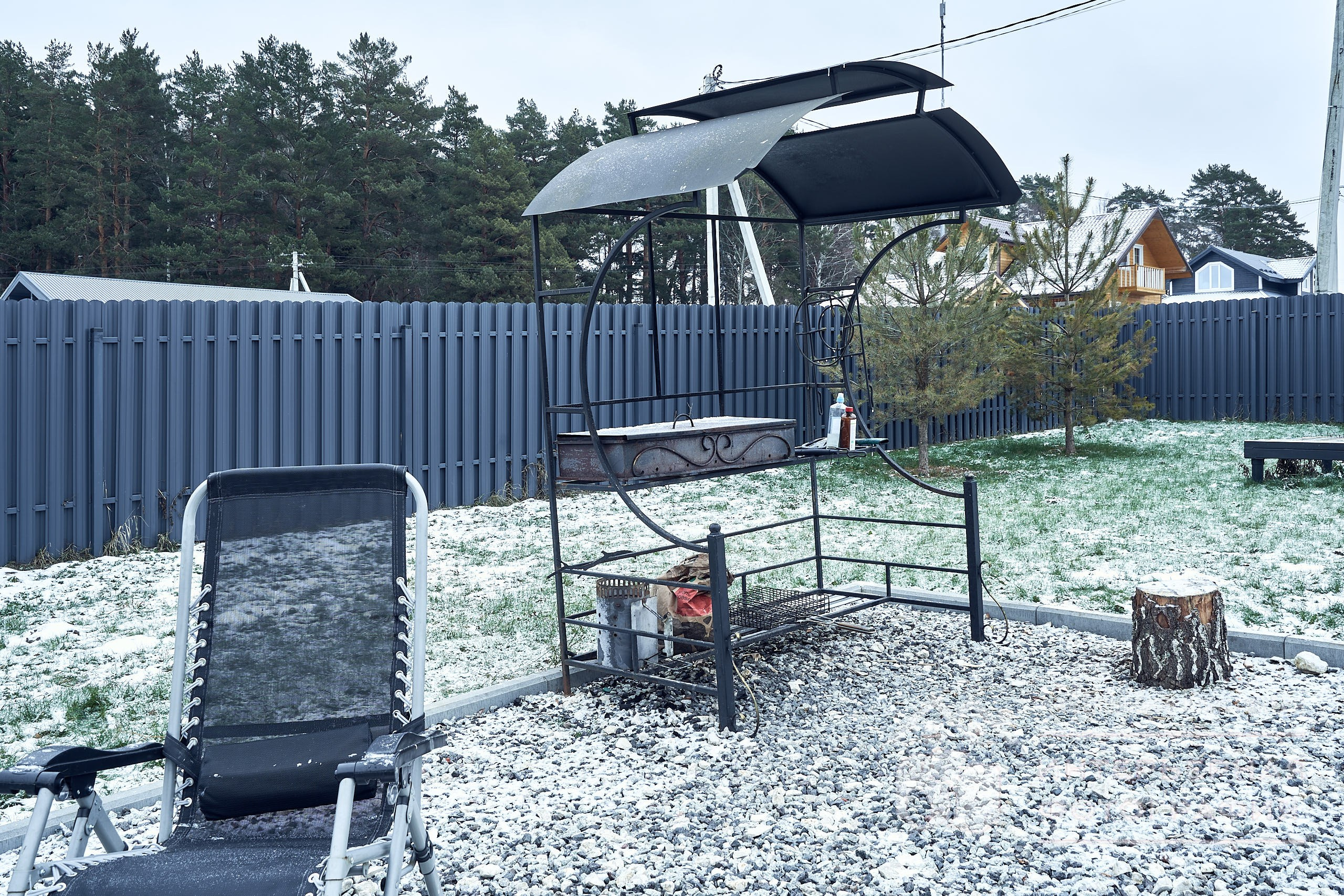 Архитектурная съемка участка загородного дома с зоной барбекю (шашлыков)