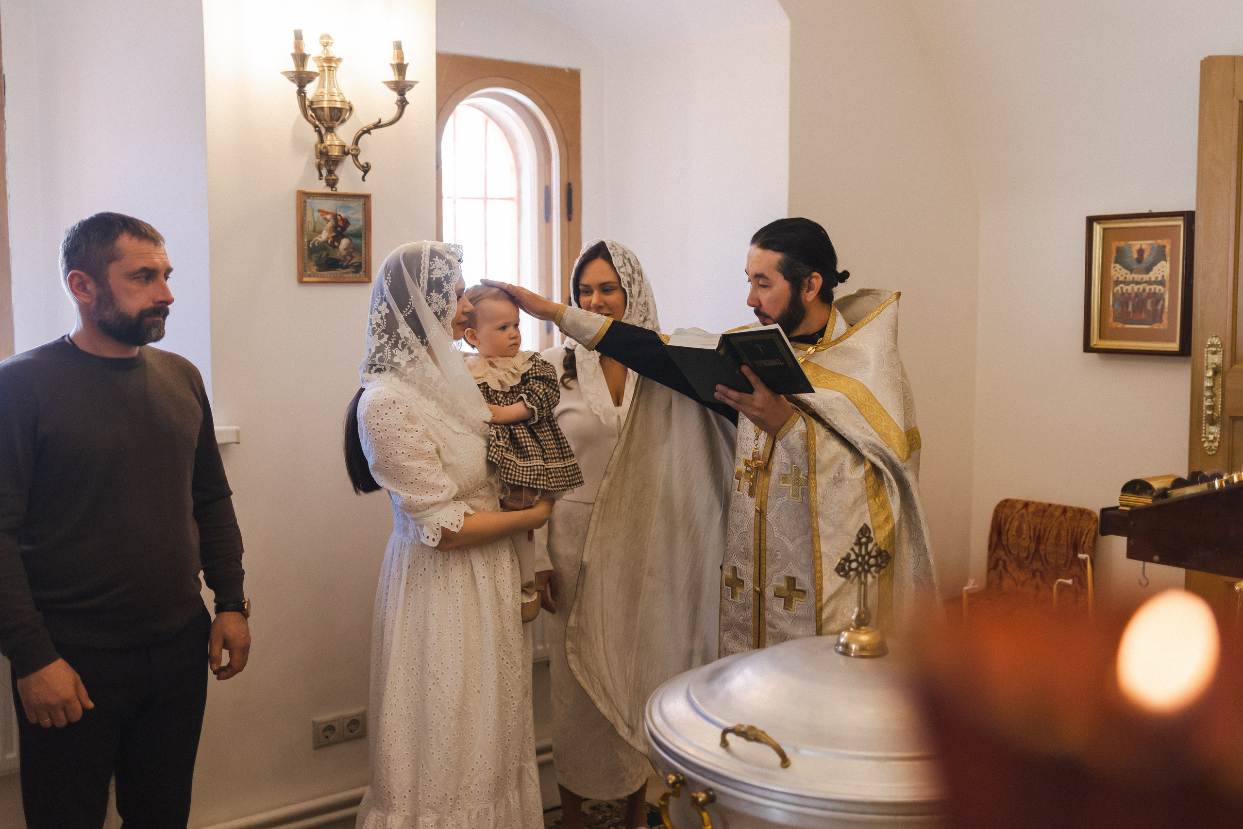 Крещение Аглаи. Семейный фотограф в Москве