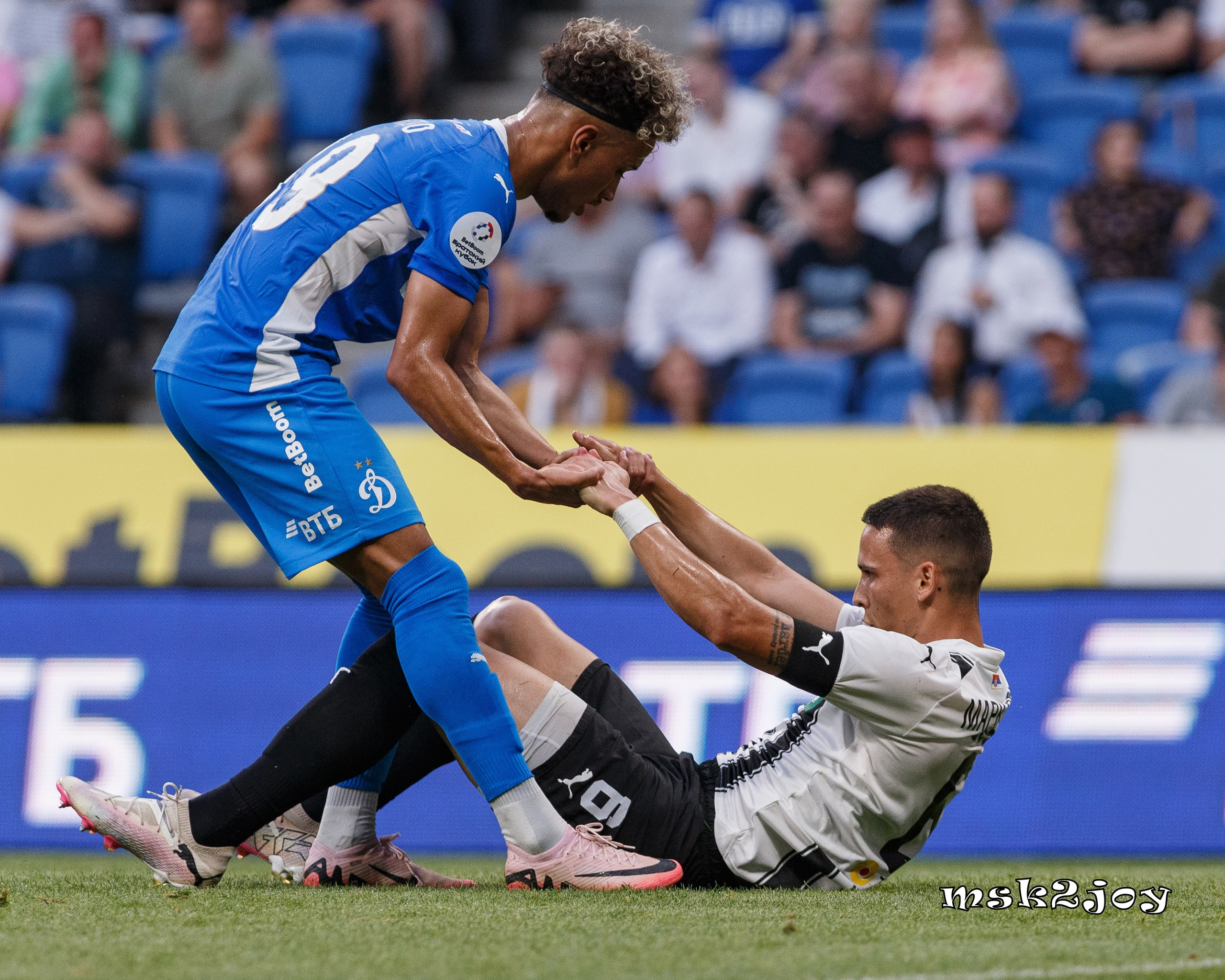 Фоторепортаж. ФК Динамо — ФК Партизан. Михаил Тоцкий портретный и репортажный фотограф в Москве