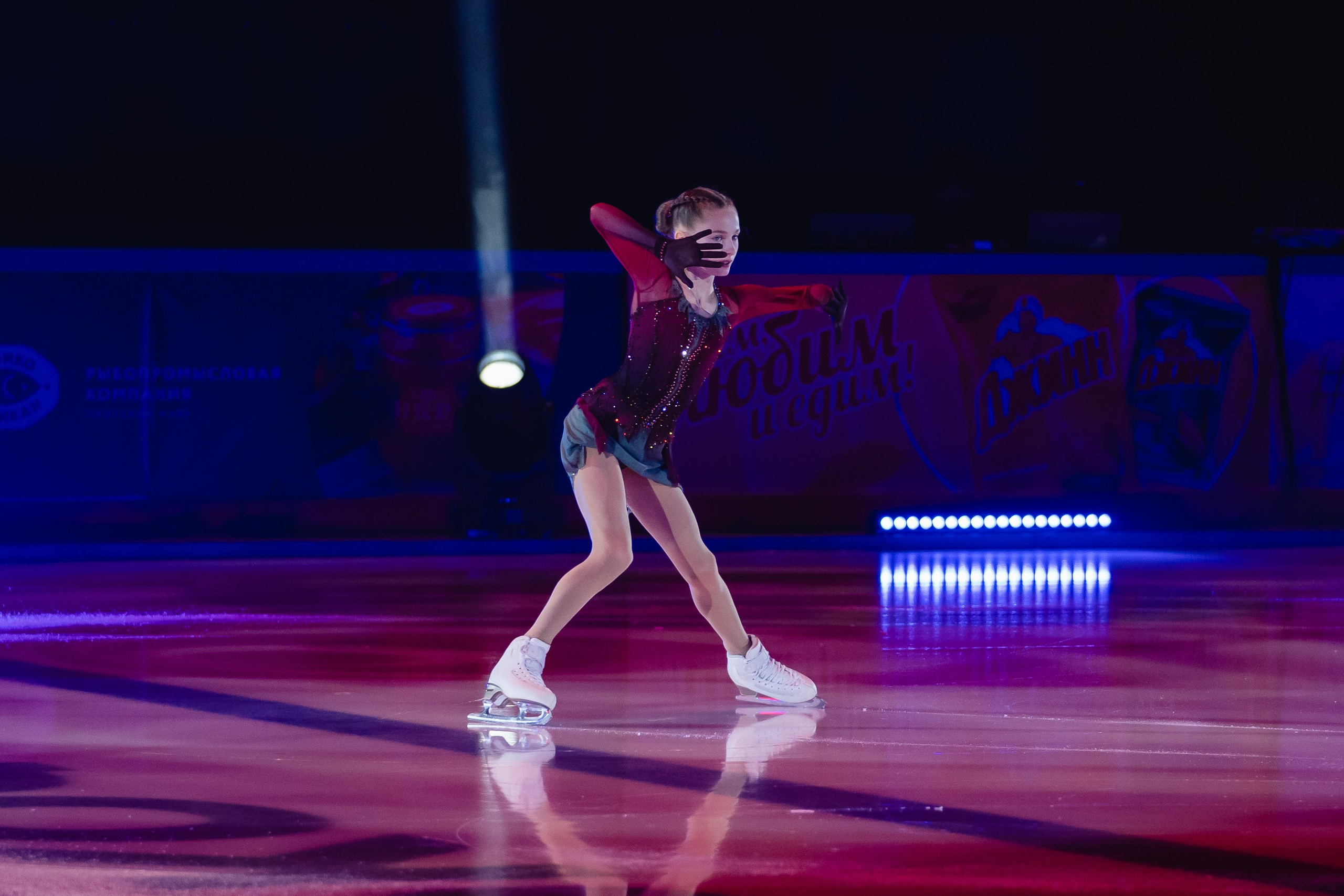 Шоу «Чемпионы на льду» в Новосибирске. Воробьева Ксения — Спортивный и танцевальный фотограф Новосибирск