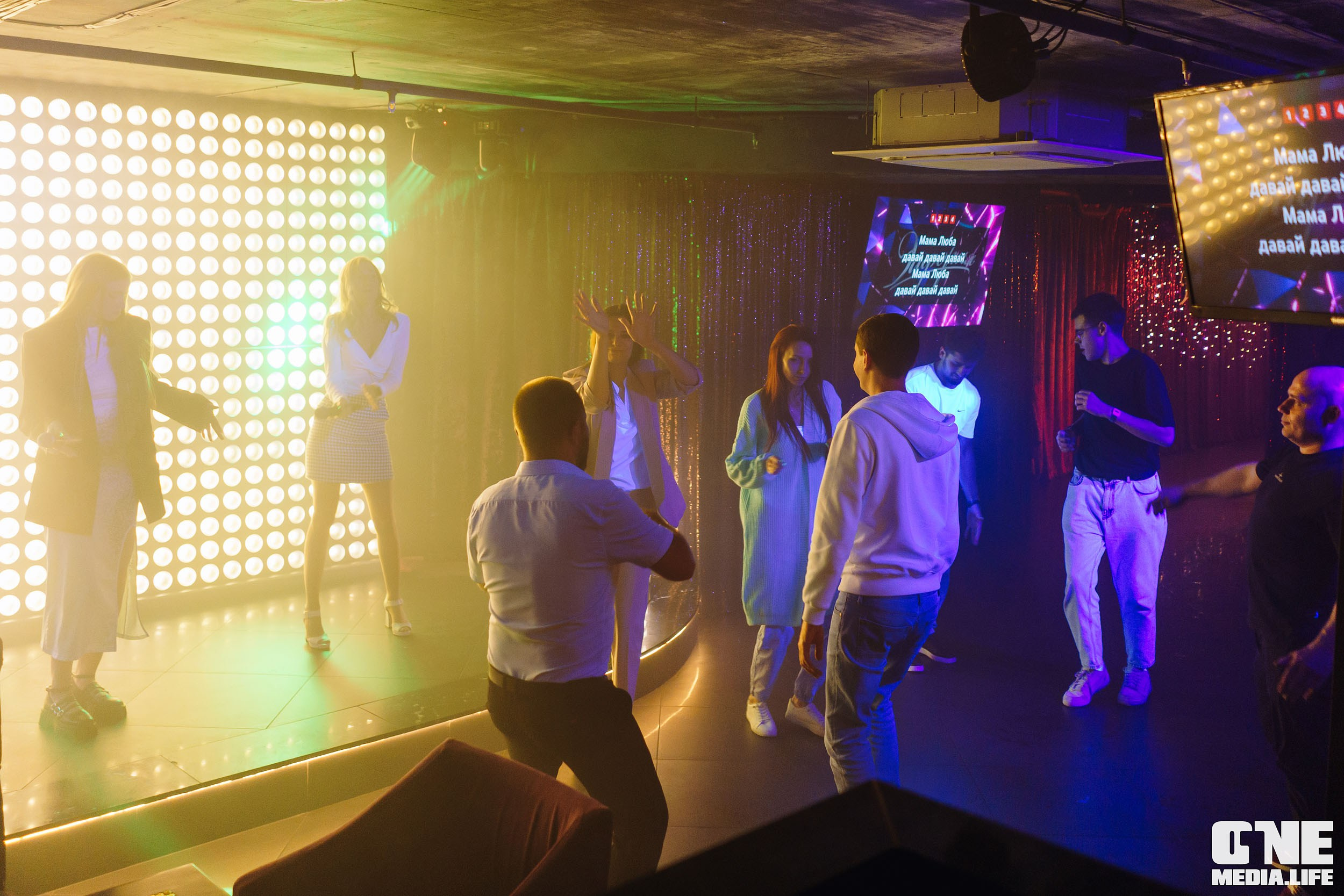 Фоторепортаж из караоке-клуба Эйфория. One Media Life: фоторепортажи, фотоотчеты с мероприятий и заведений