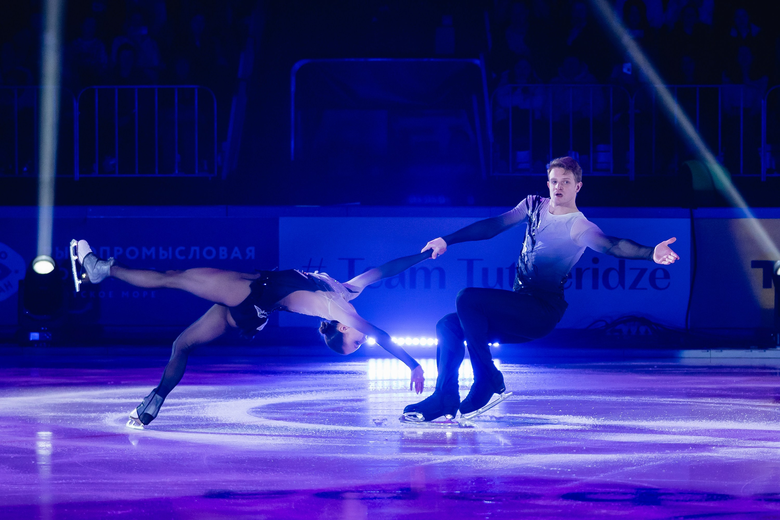 Шоу «Чемпионы на льду» в Новосибирске. Воробьева Ксения — Спортивный и танцевальный фотограф Новосибирск