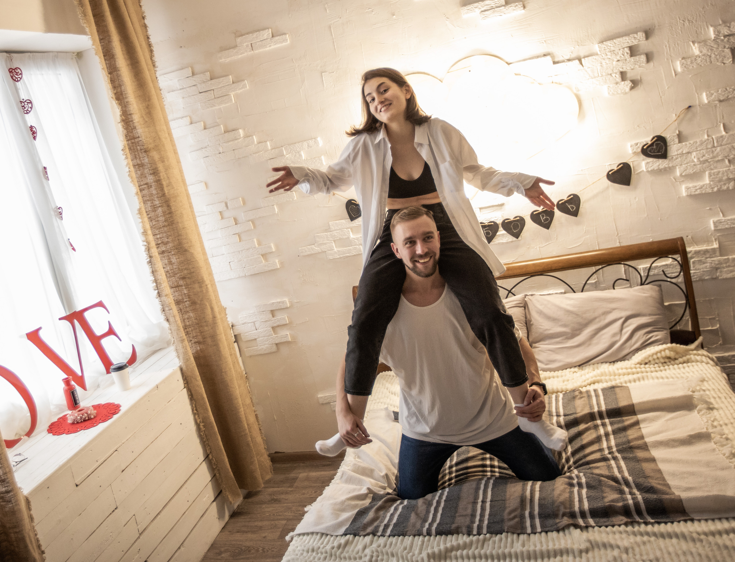 Сладкая парочка Ваня и Алина. Фотограф Петров Александр Свадьбы, Съемка в студии, Выпускные альбомы г. Балашов