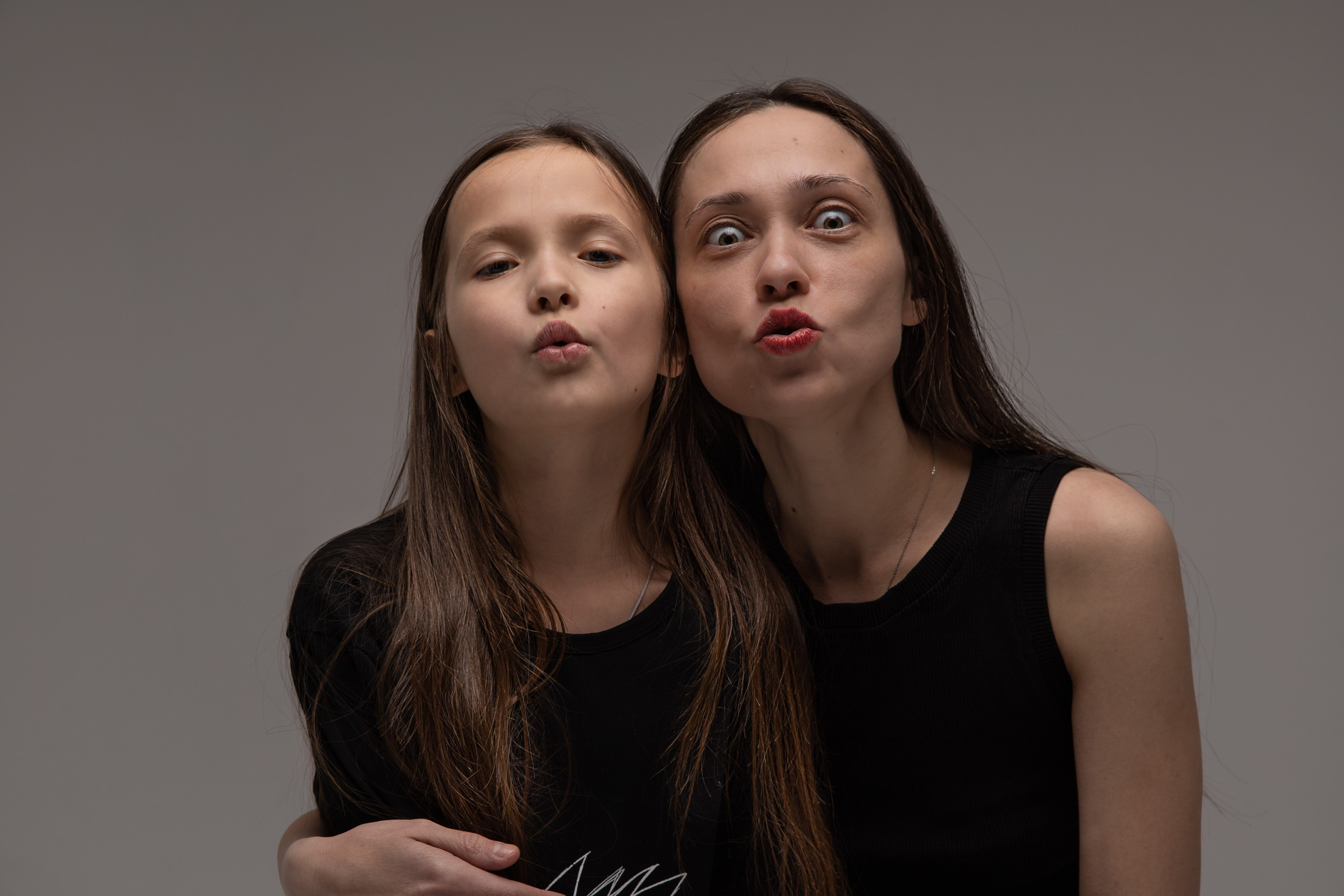 Фотосессия Мама и Дочь. Фотосессии в студии СПб Портретный фотограф — Юрий Торлопов