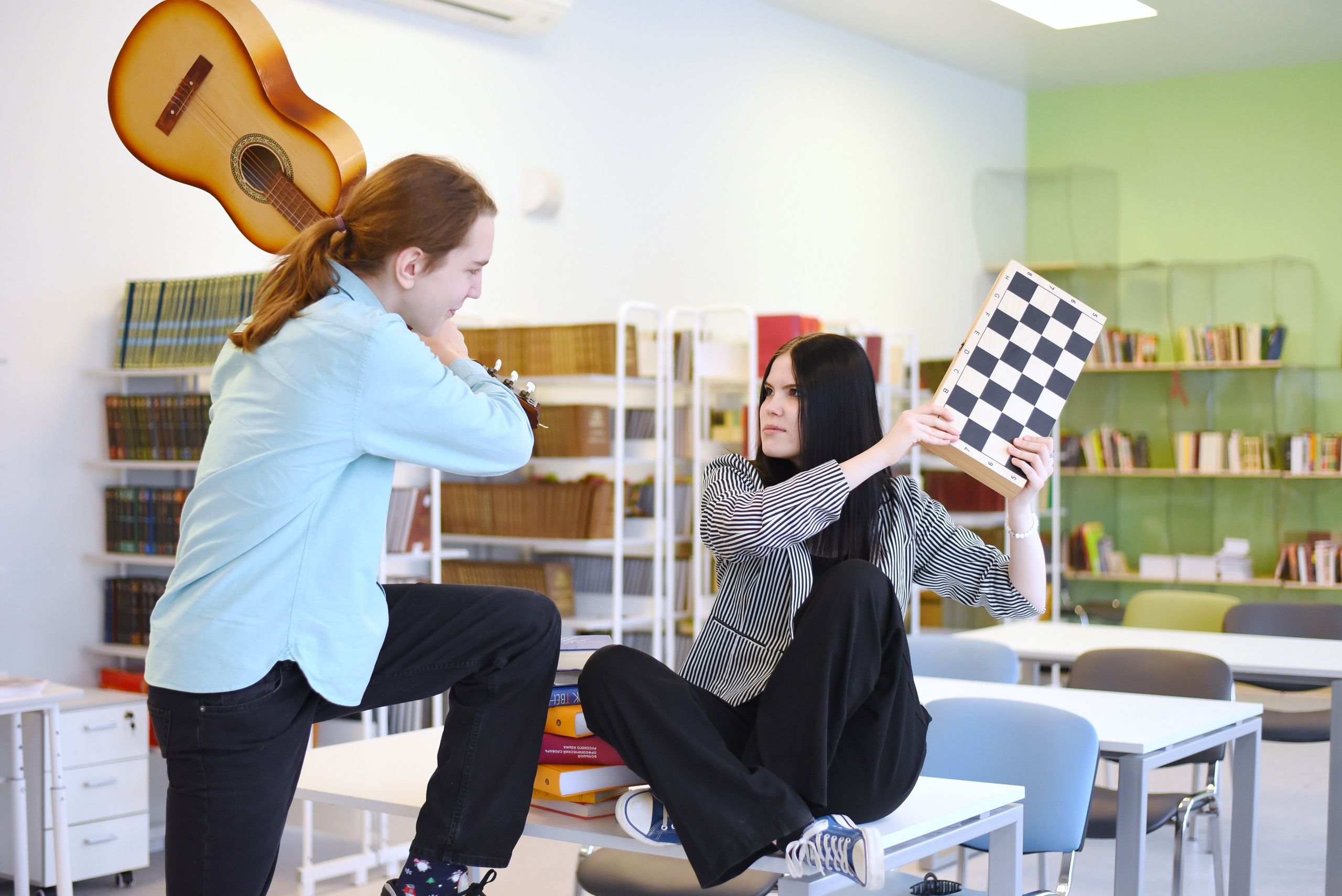 Фотоальбомы для старшей школы. Стильные выпускные альбомы, детские фотосессии, сюжетные фотографии