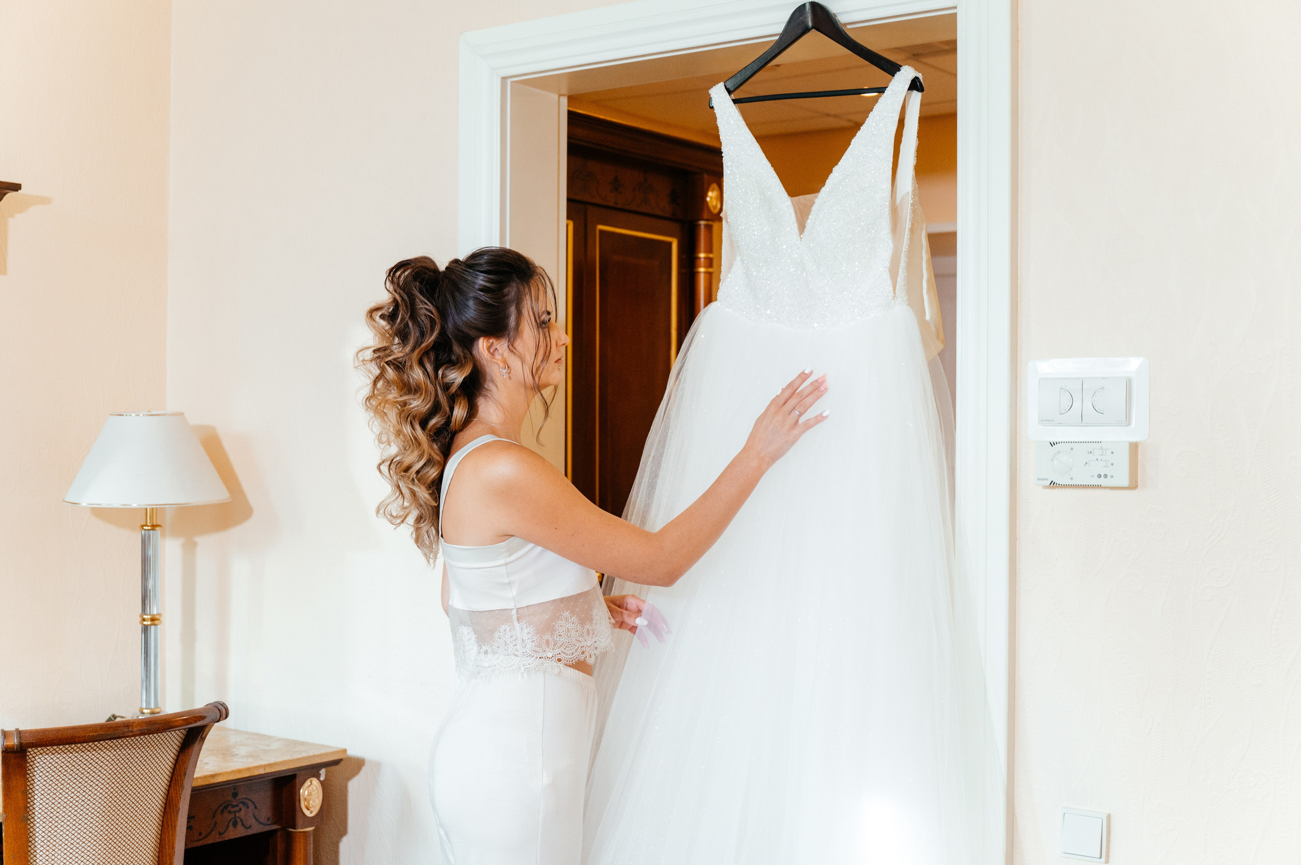 Лучшие отели для свадебного утра в Москве. Свадебный видеограф в Москве Никонова Анна