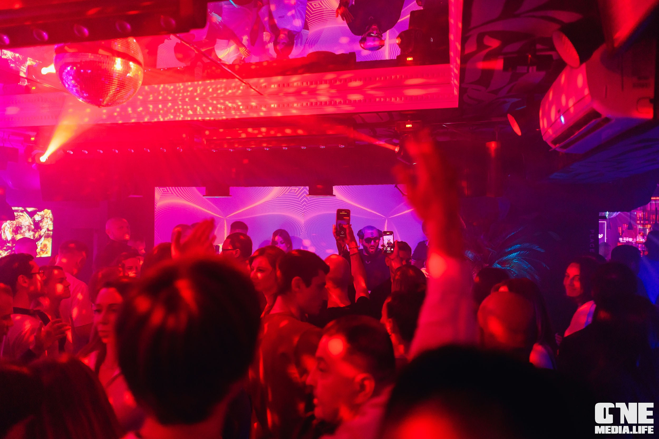 Репортаж с субботней тусовки в Nisha. One Media Life: фоторепортажи, фотоотчеты с мероприятий и заведений
