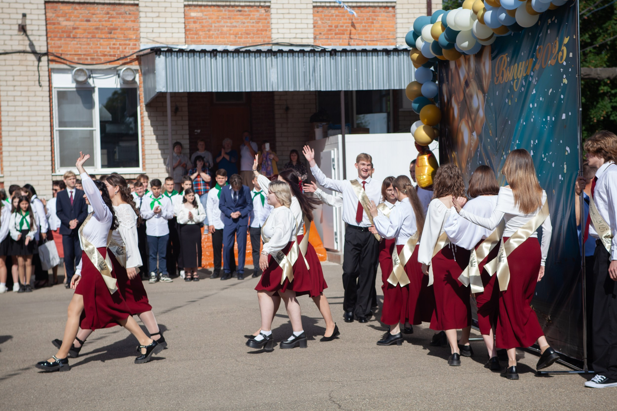 Последний звонок в Десяточке