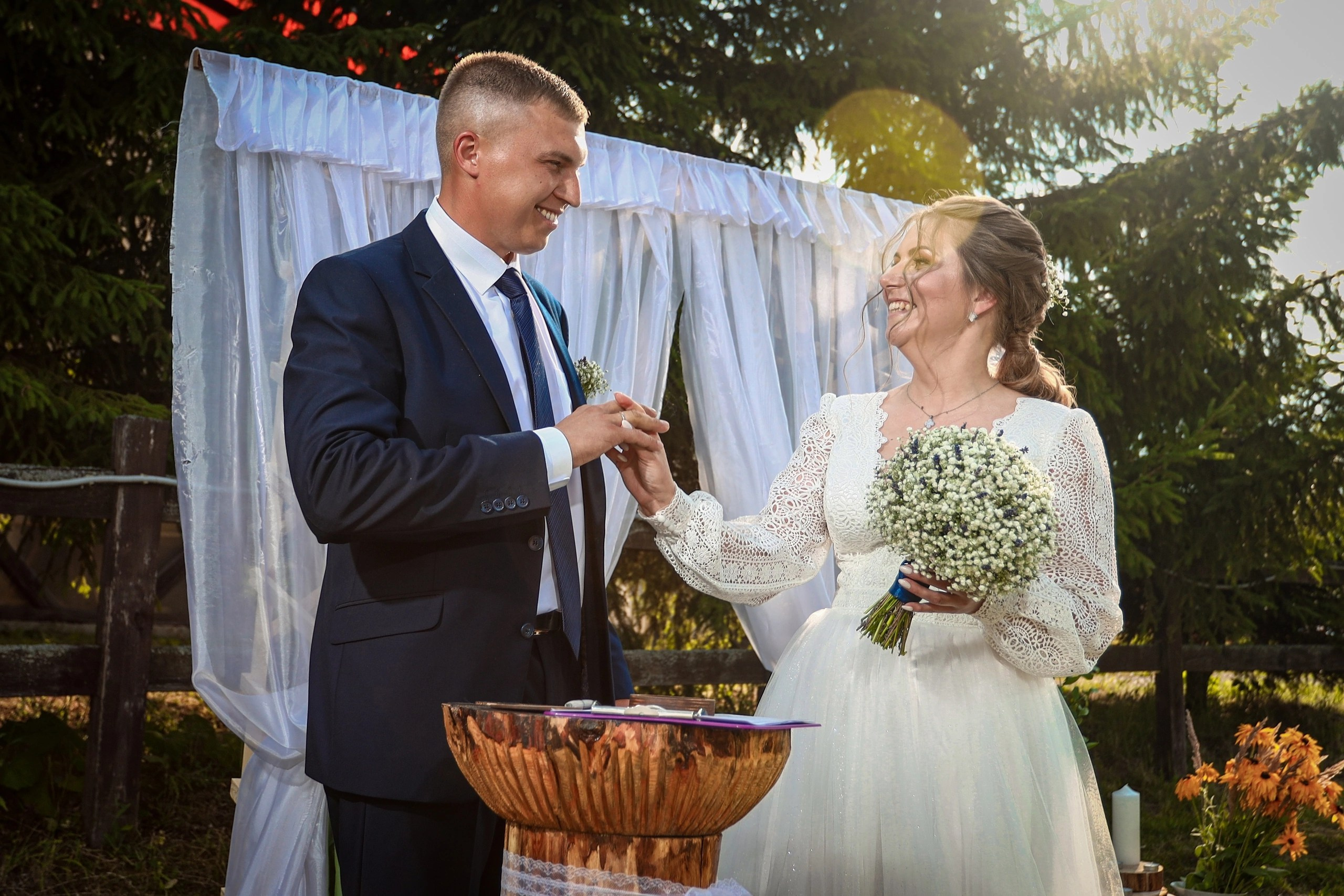 Фотограф Дмитров Поиск фотографа и видеографа в Дмитрове, Лобне, Дубне — профессиональная фото и видеосъемка под ключ в Подмосковье. Фотограф для мероприятий в Дмитровском районе: свадьбы, семейные фотосессии, репортажи в Лобне и Дубне. Нужен видеограф рядом с Дмитровом? Видеосъемка мероприятий, рекламных проектов и праздников в Лобне, Дубне, окрестностях. Профессиональный фотограф в Дмитрове — организация фотосессий на природе, в студии, на выезд в Лобню и Дубну. Фото и видео для бизнеса и частных клиентов: поиск фотографа в Дмитровском районе, Лобне, Дубне с опытом работы