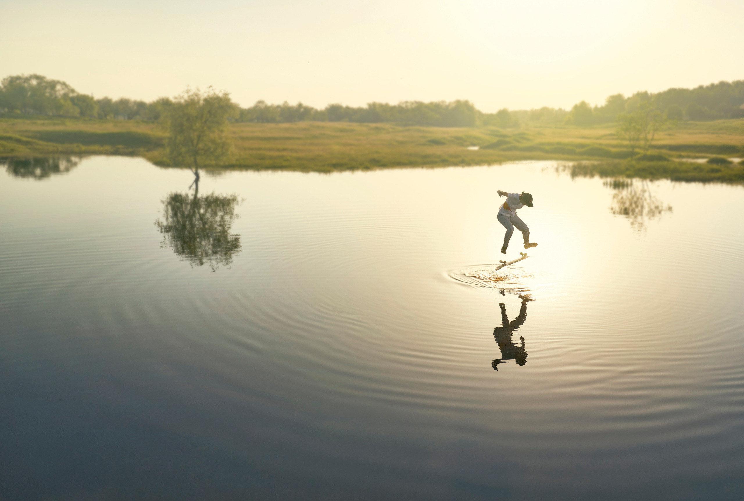 Скейт на воде. Creative photographer Denis Klero