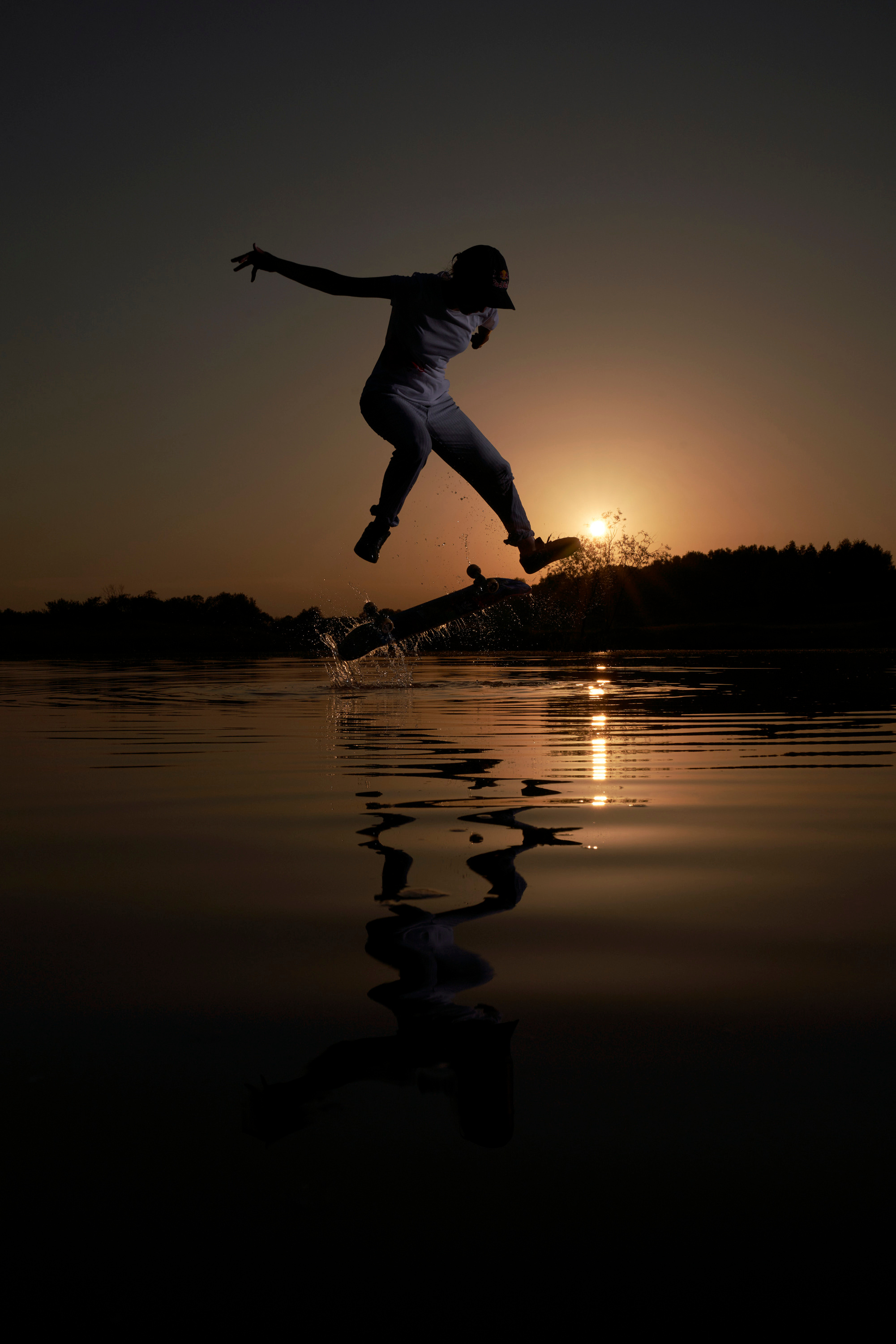 Скейт на воде. Creative photographer Denis Klero