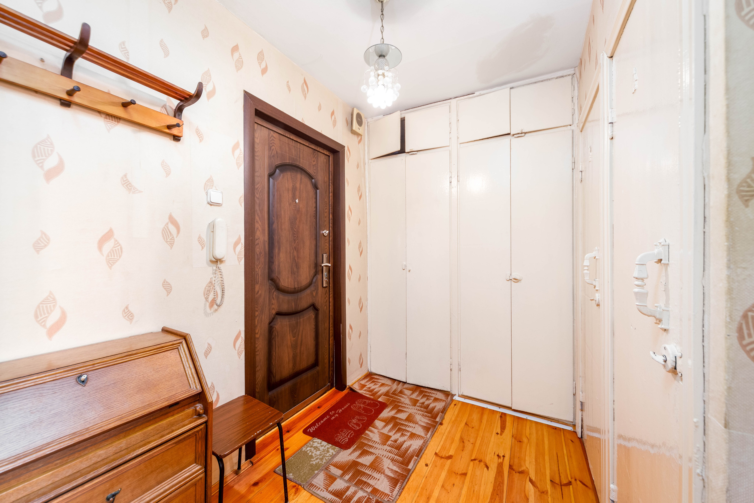 Интерьер прихожей под ремонт в однокомнатной квартире