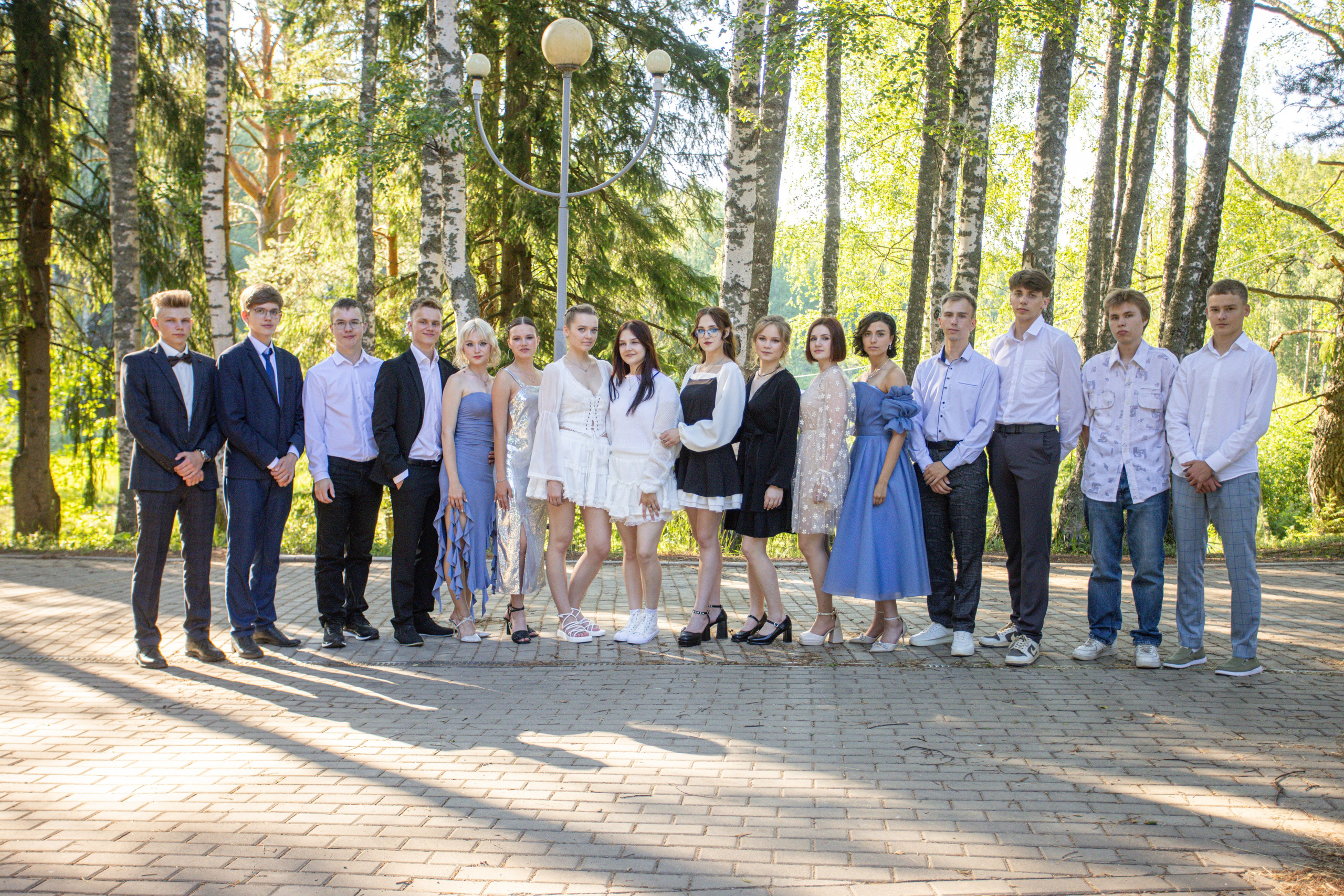 Фотосессия на выпускной. Школа № 12, 11 класс, 2024 г. Студия выпускных альбомов Остров