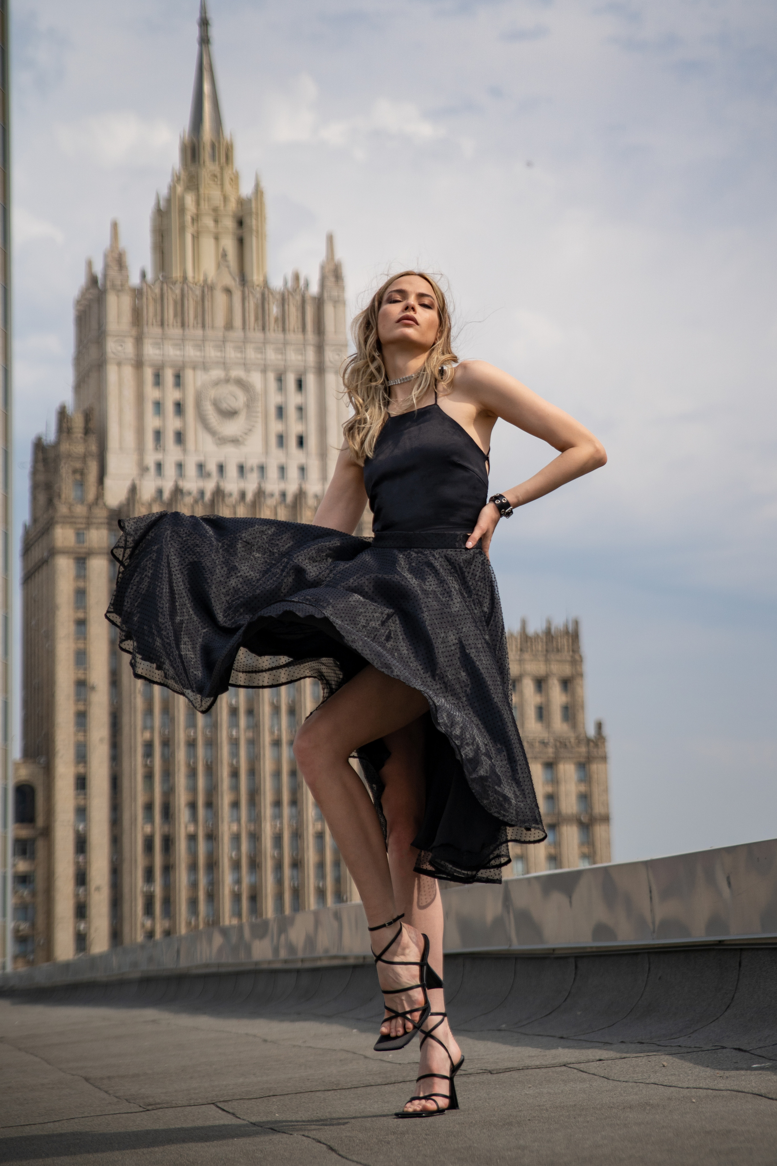 фотосессия девушки на крыше