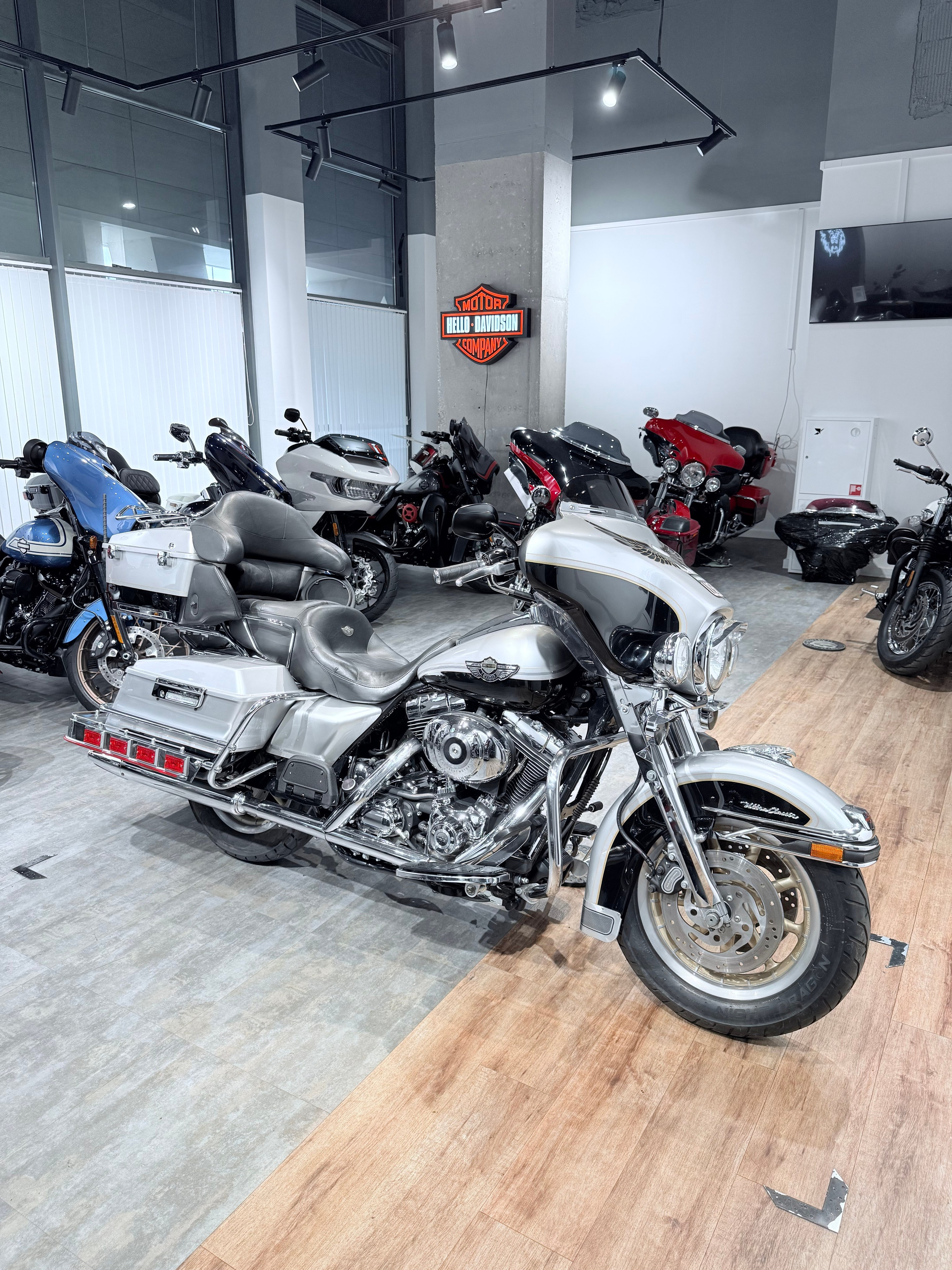 Electra Glide (100 Years Edition). Hello Davidson, Москва. Только хорошие мотоциклы…