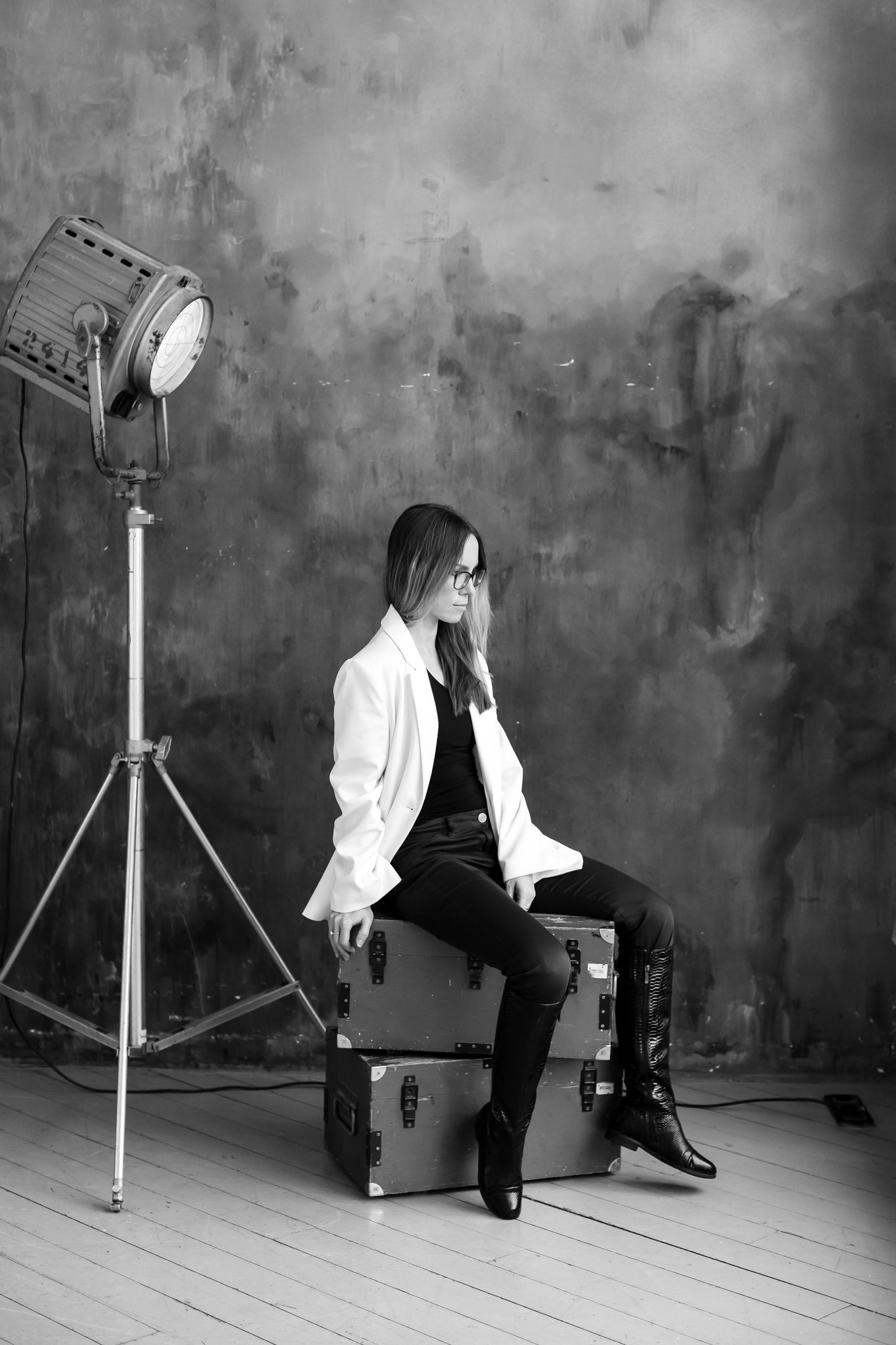 Фотодень «черно-белые портреты» Таня и Алиса. Портретный творческий фотограф в Москве Надя Дудник