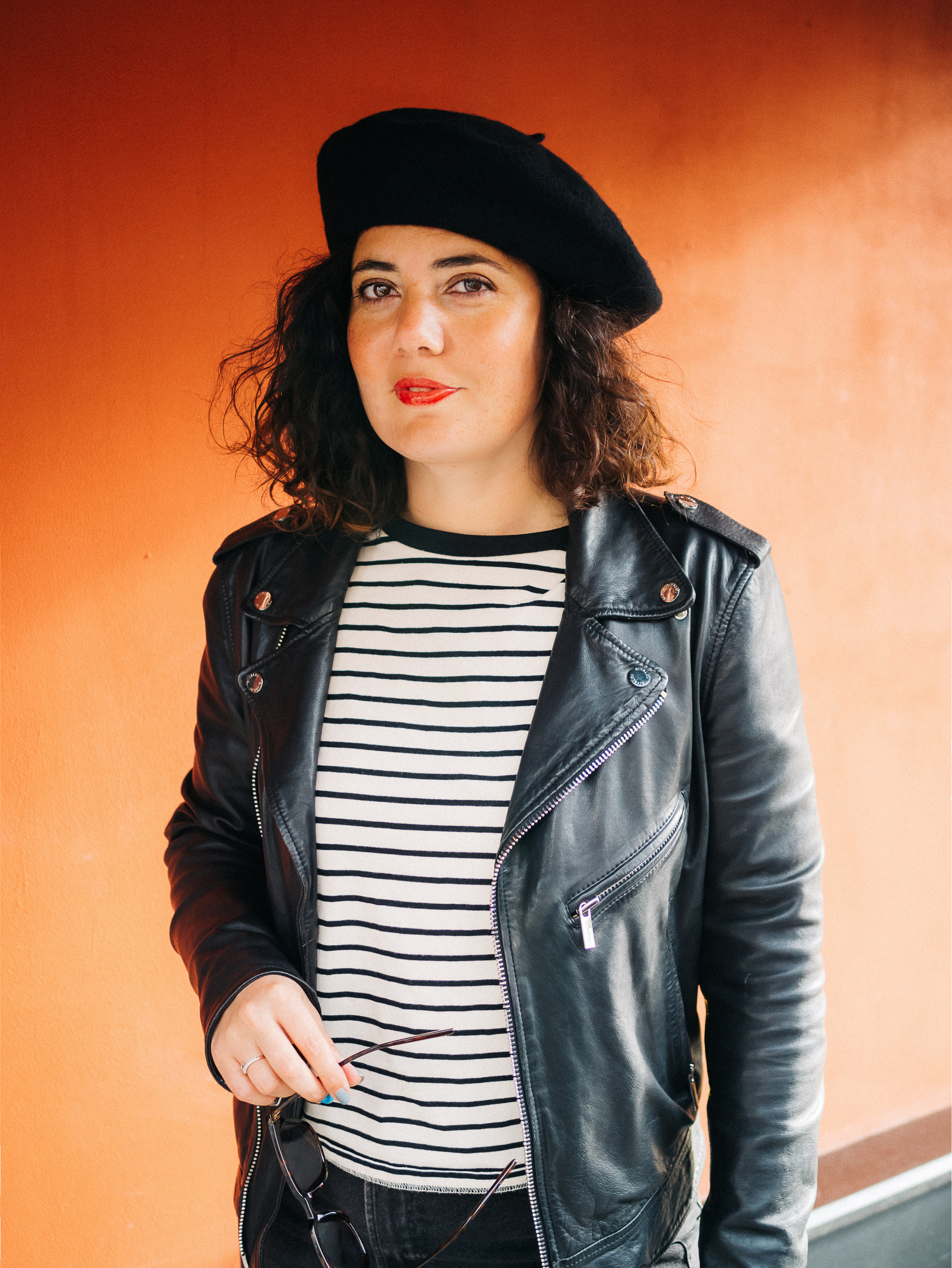 Фотосессия Юли в городе, поймали парижский вайб в Москве. Портретный творческий фотограф в Москве Надя Дудник