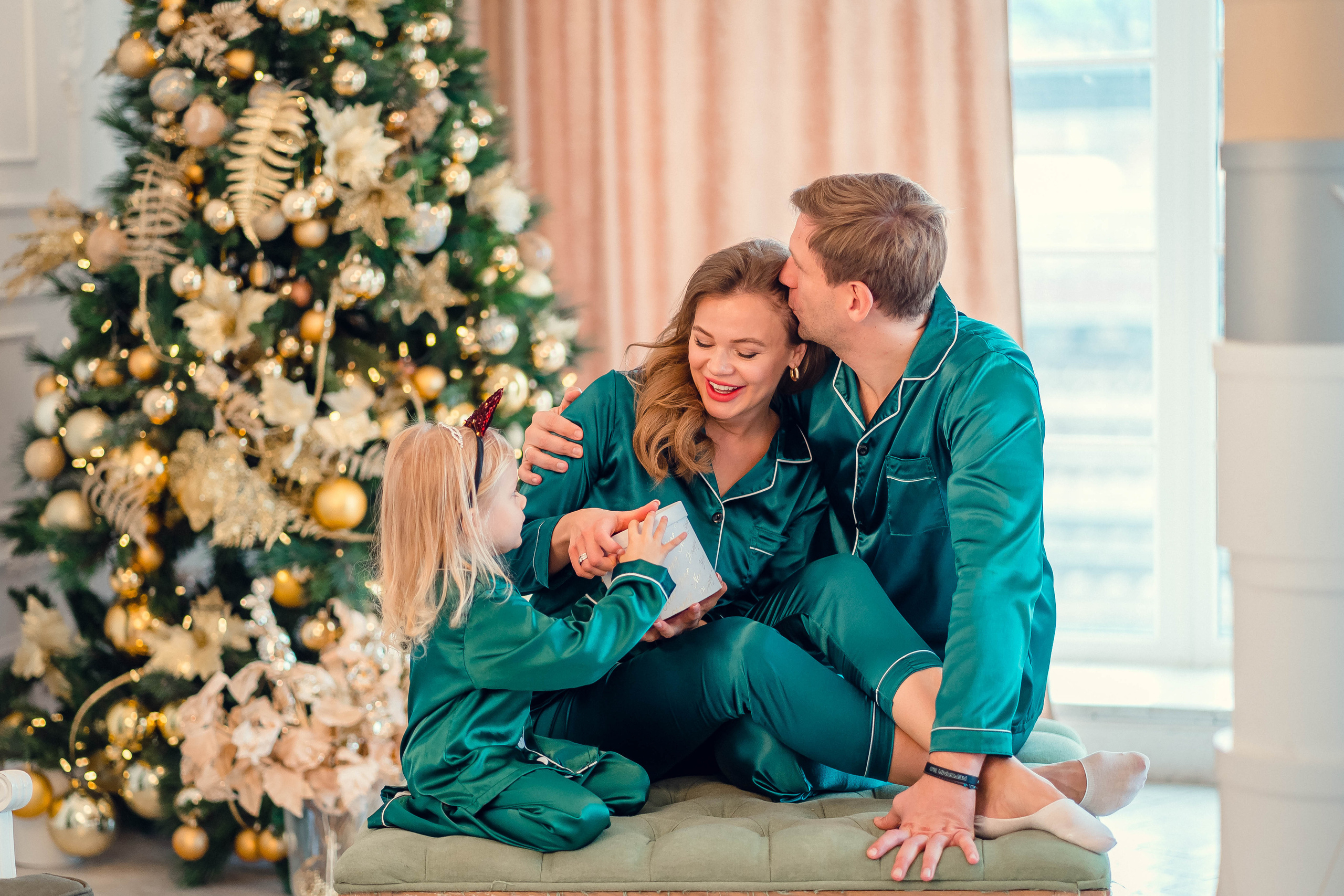 Новогодняя съемка семьи Ковалевских. Семейный и детский фотограф в Ростове-на-Дону Екатерина Шевченко