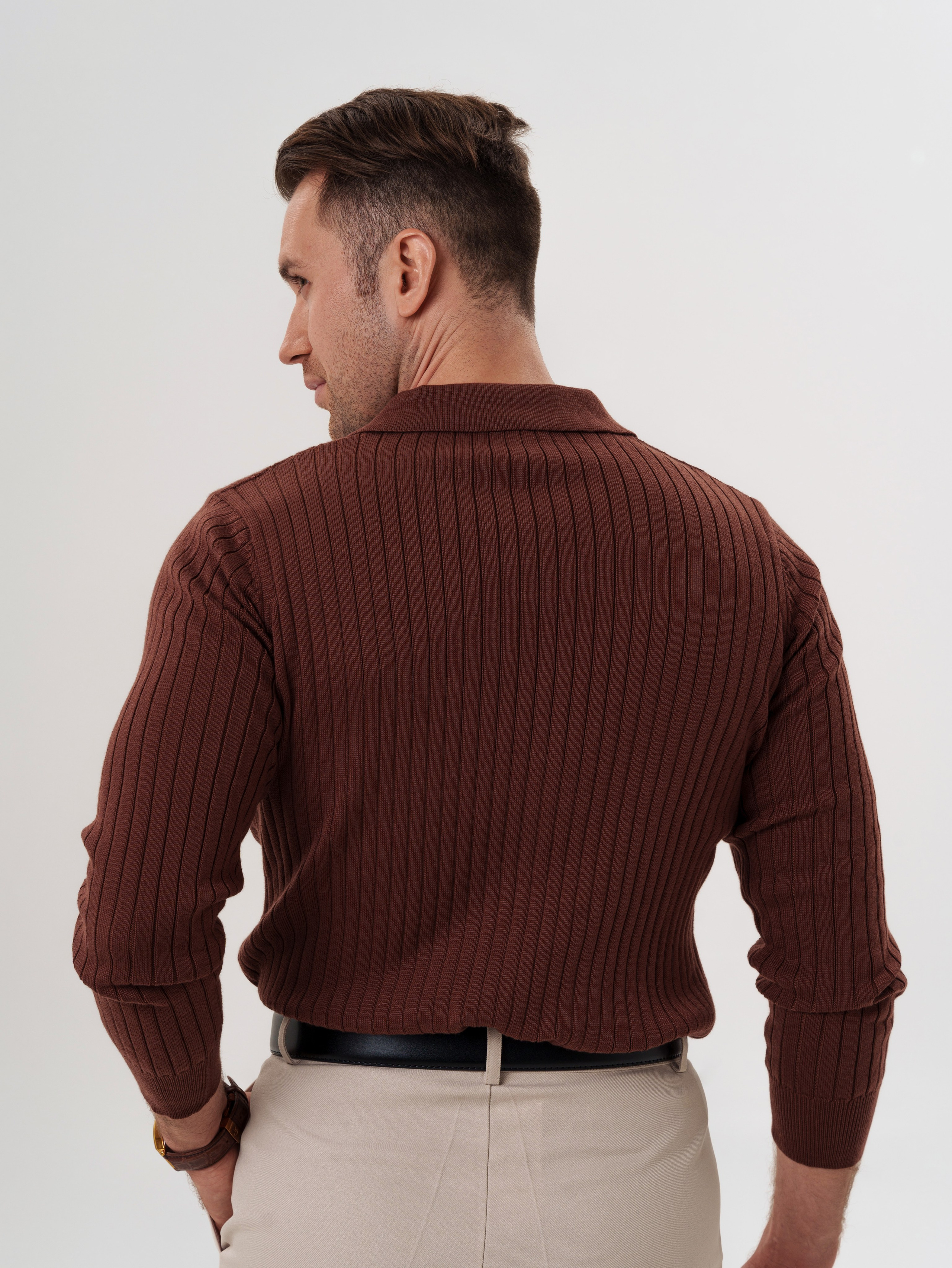 Мужской пуловер в стиле «Old Money». Портретный и Контент фотограф Григорий Семенов (Grifon) в Ижевске