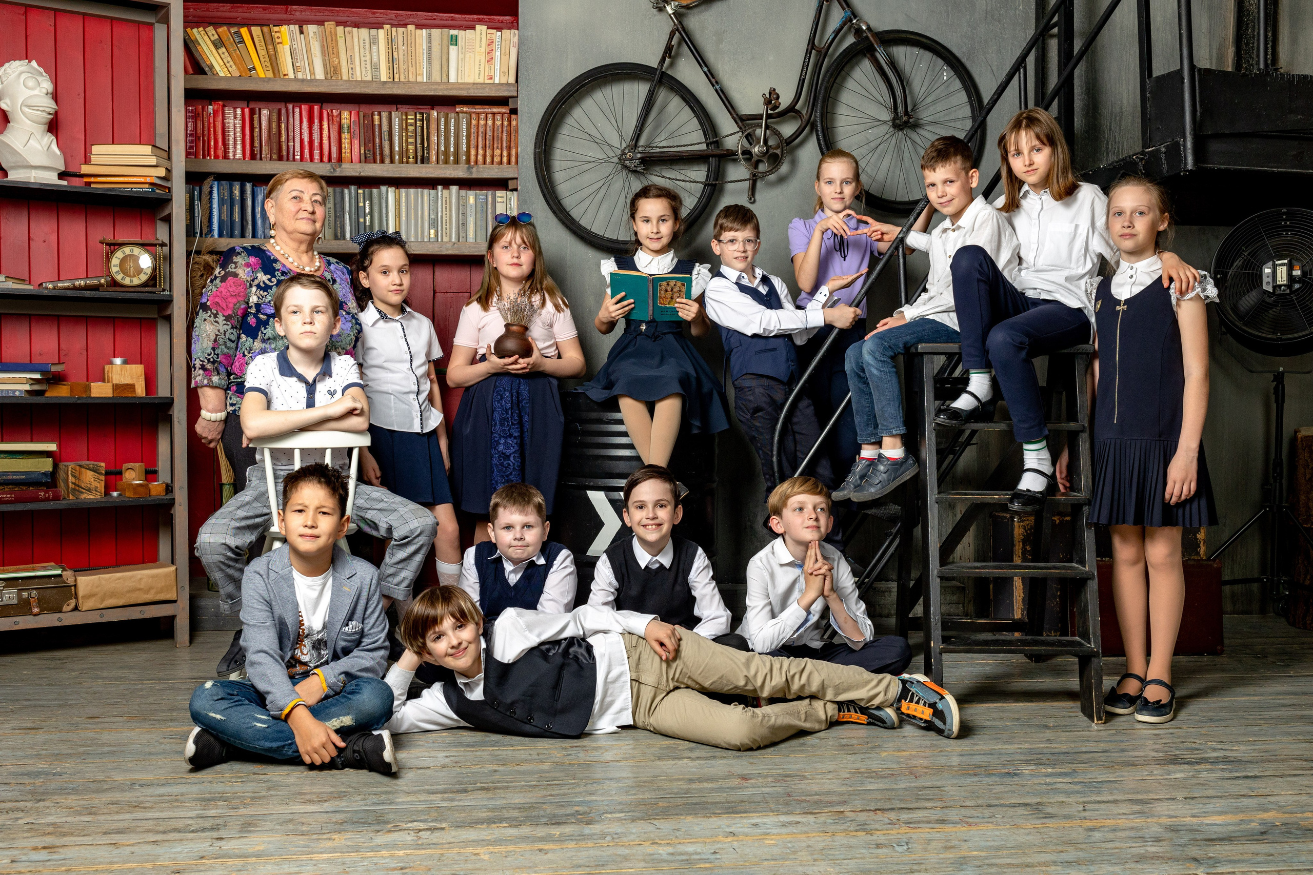 НАЧАЛЬНАЯ ШКОЛА. Выпускные альбомы Москва Московская область Ирина Чугайнова