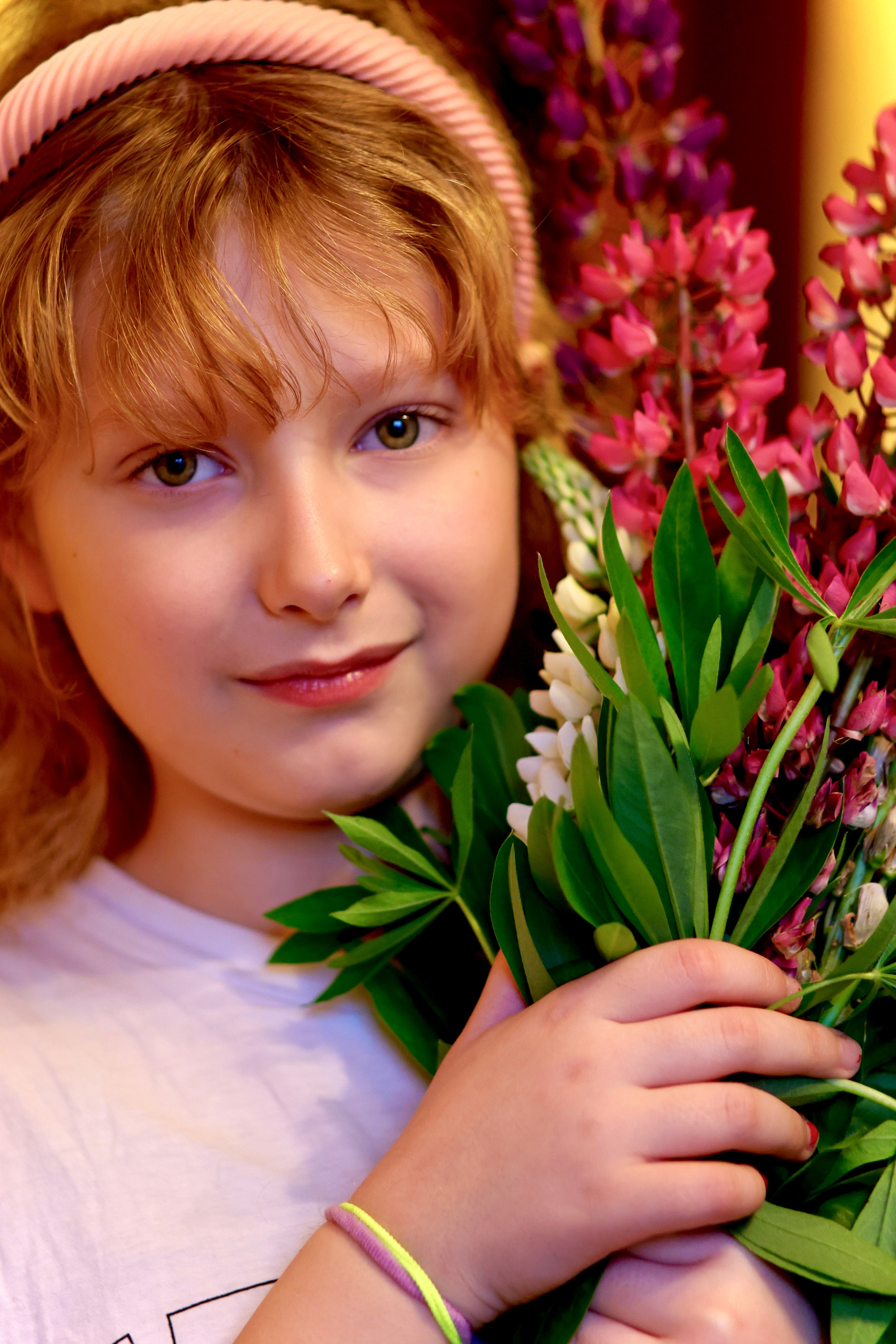 Фотосессия в люпинах. Свадебный и семейный фотограф-Королева Натали/Раменское-Жуковский-Москва/тел.+7 (985) 153-75-43