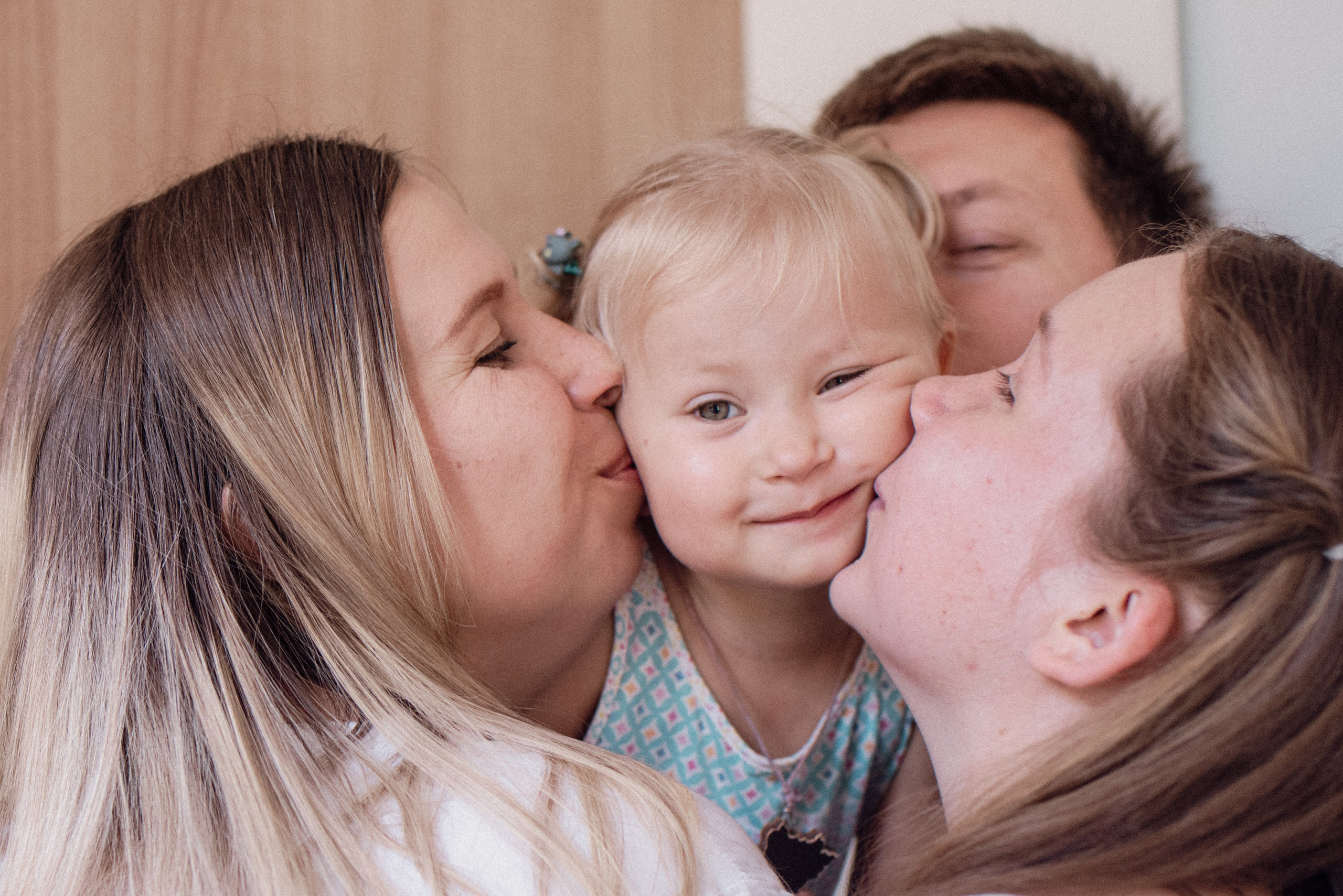 Семья Марины дома. Семейный фотограф в Севастополе Куценко Светлана