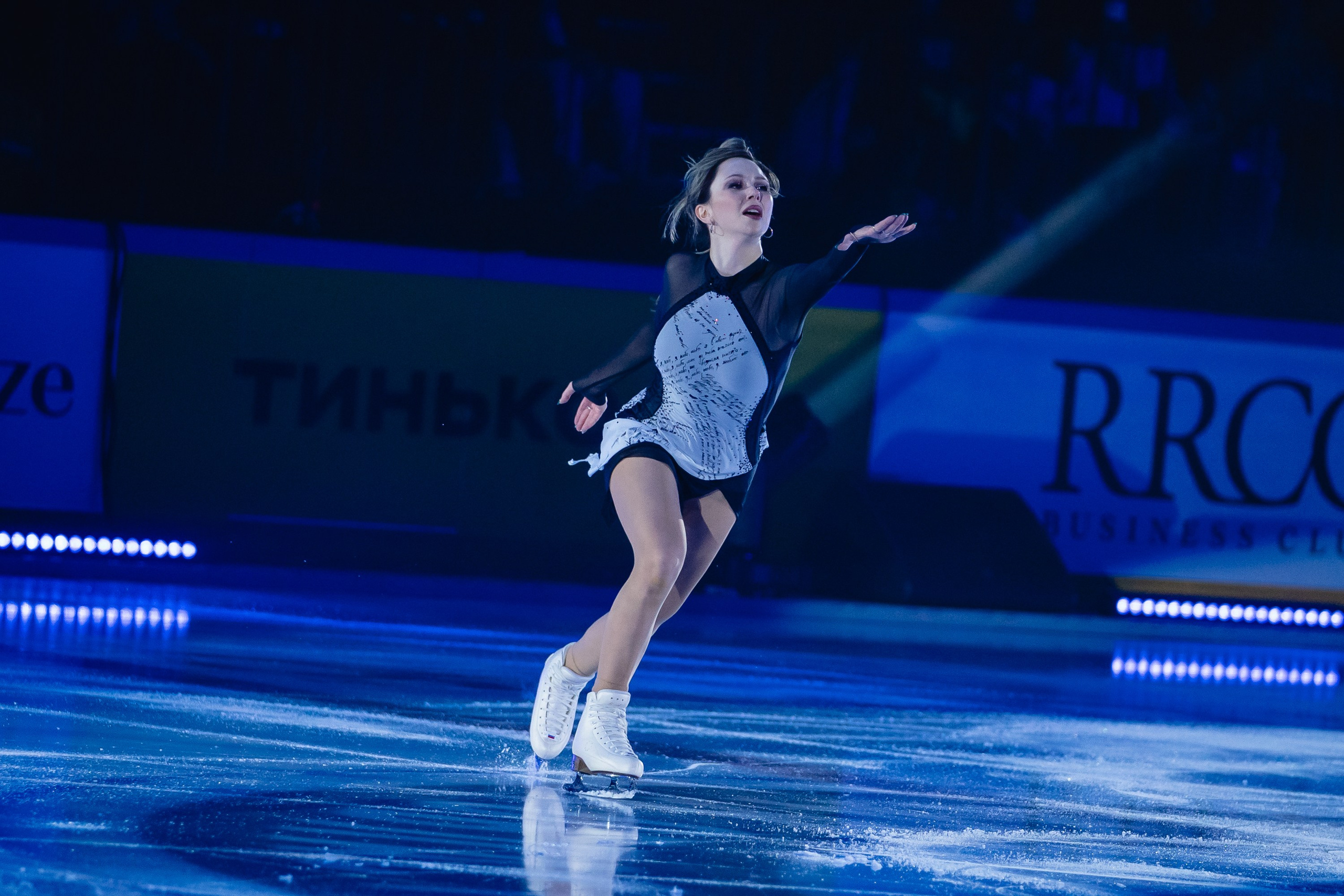 Шоу «Чемпионы на льду» в Новосибирске. Воробьева Ксения — Спортивный и танцевальный фотограф Новосибирск