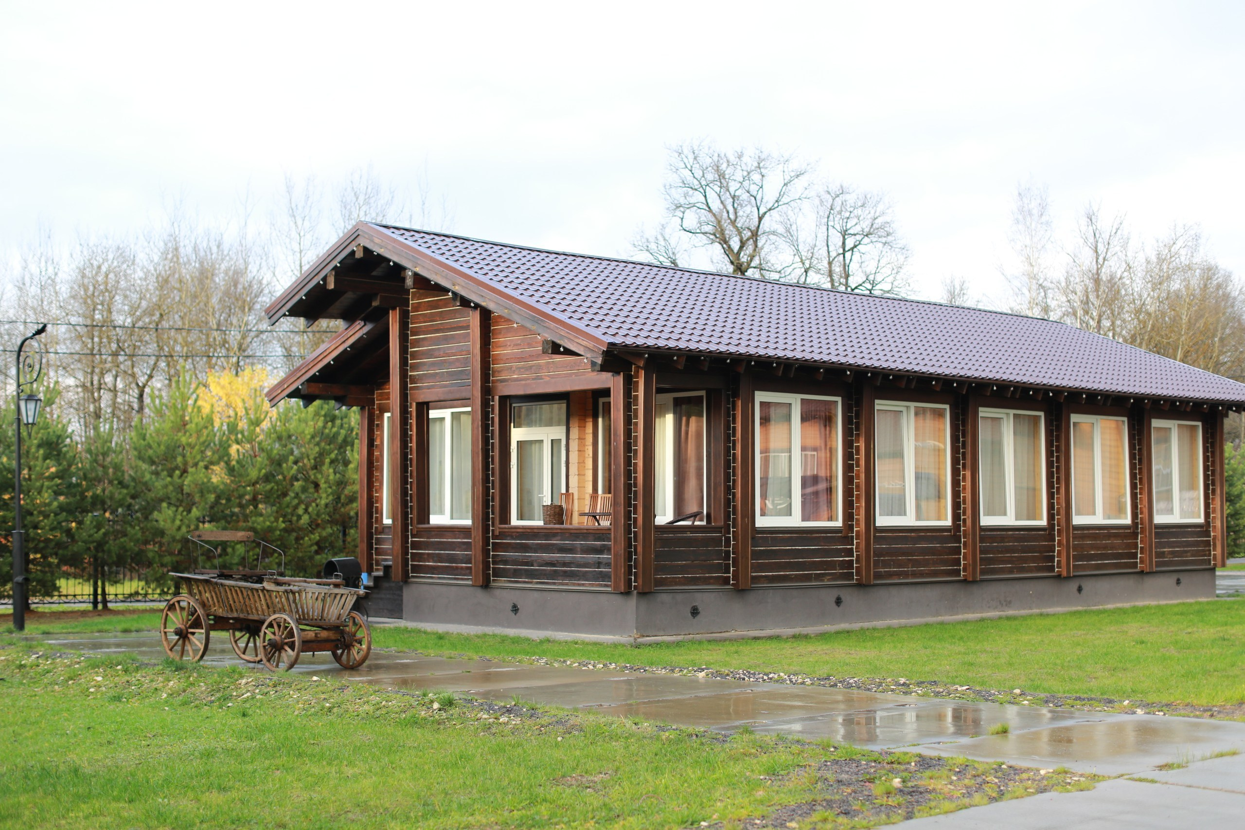Банкетный зал Веранда в Якушево у озера для свадеб, юбилеев, корпоративов. Официальный сайт