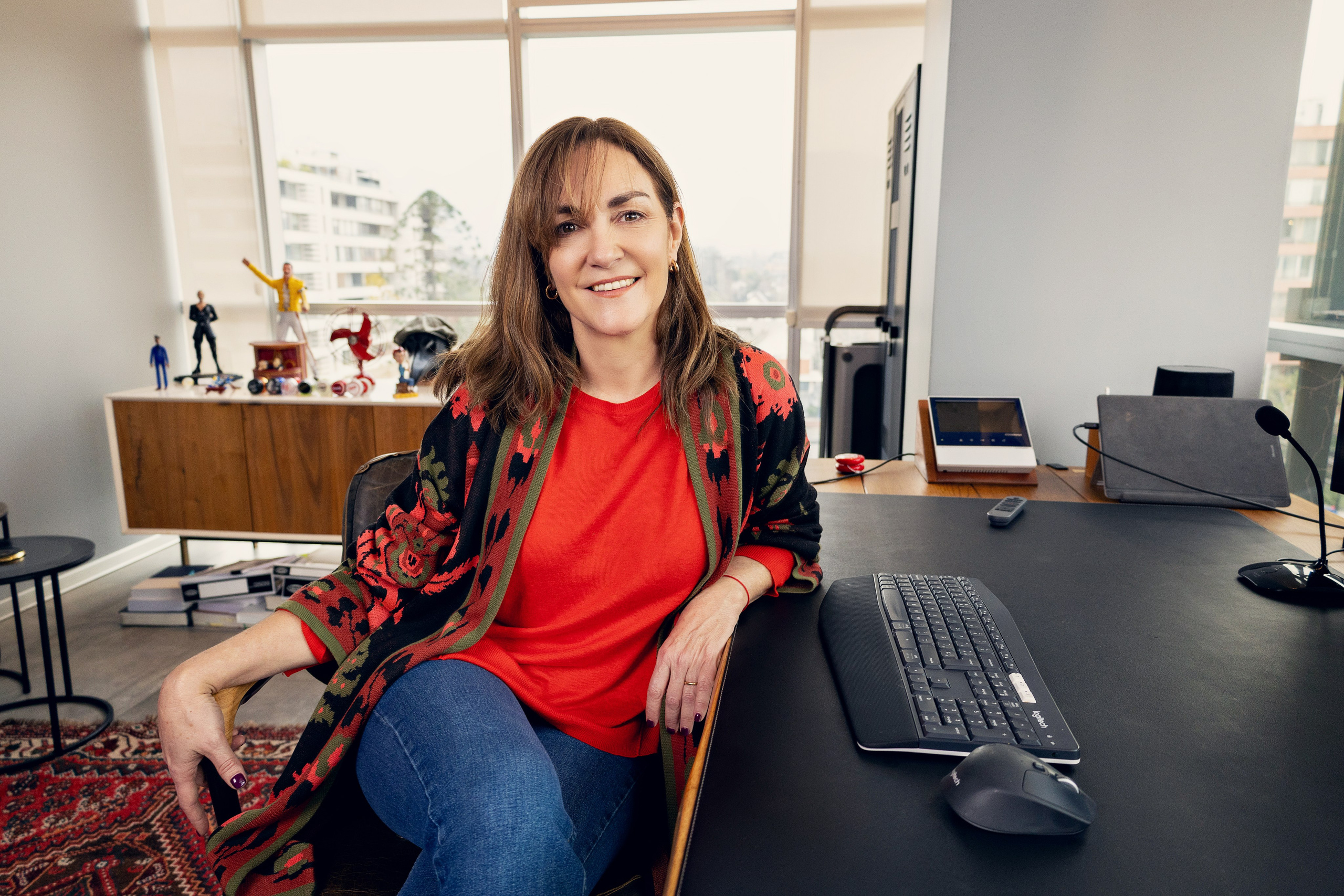 Fotografía Corporativa y Retratos Profesionales en Santiago, Chile. Retrato formal. Fotos Profesionales para LinkedIn, Empresas. Fotógrafa en Santiago, Chile | Julia Zalnova