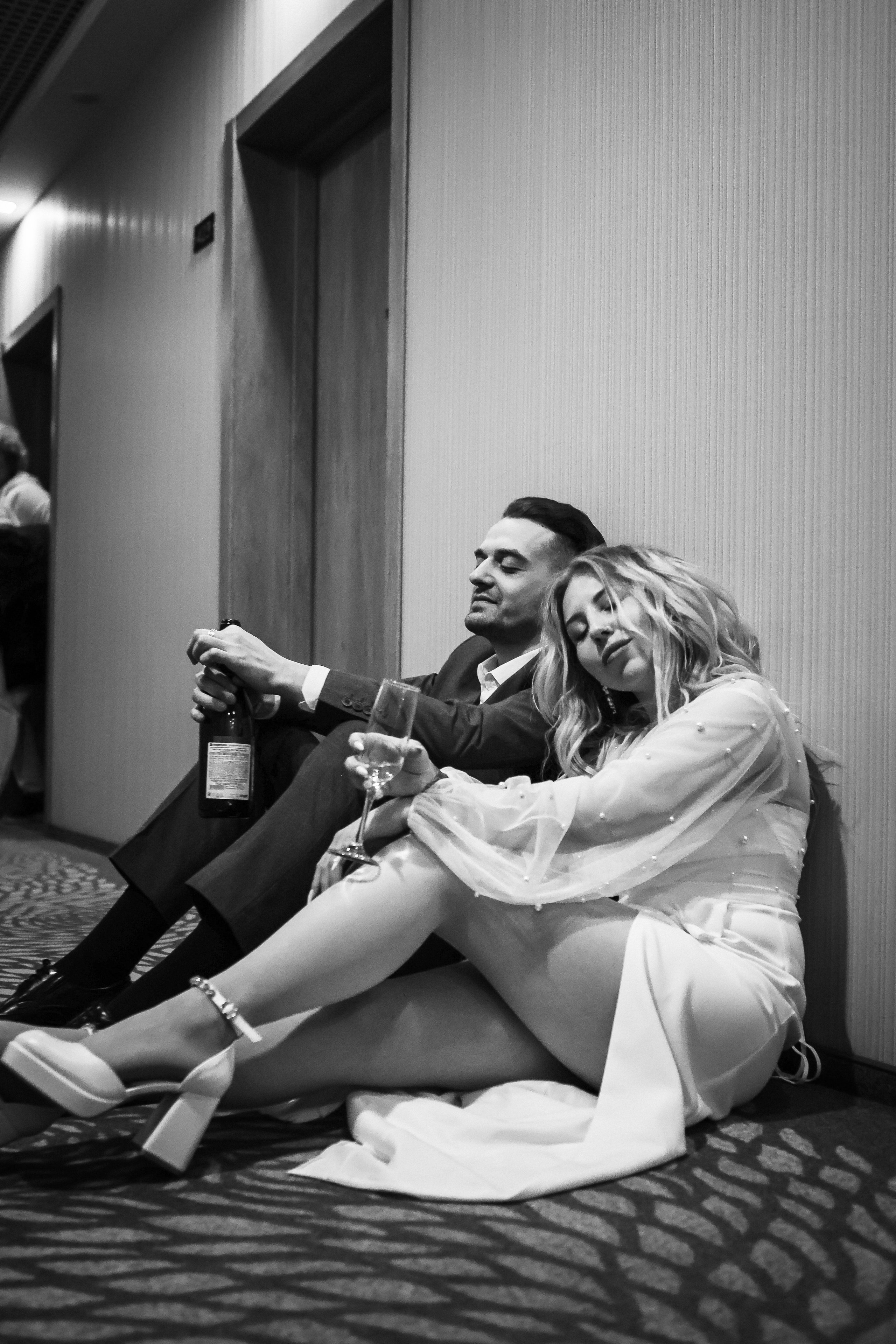 Свадьба в стиле папарацци: Софринопарк превращается в сцену захватывающего действа!. Свадебный фотограф в Москве