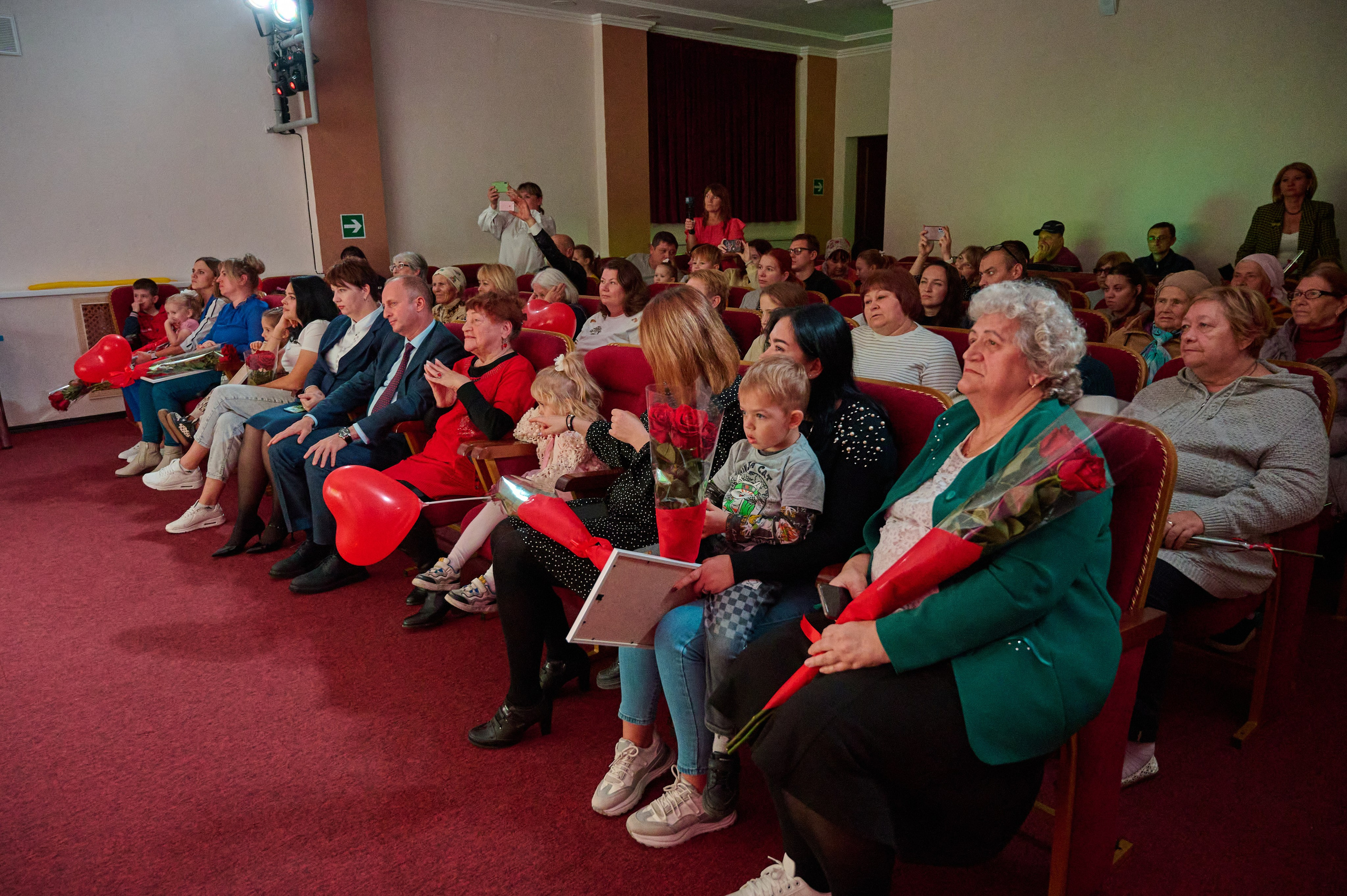 День матери ДК Виноградный. Жизнь курорта Кабардинка в фотографиях