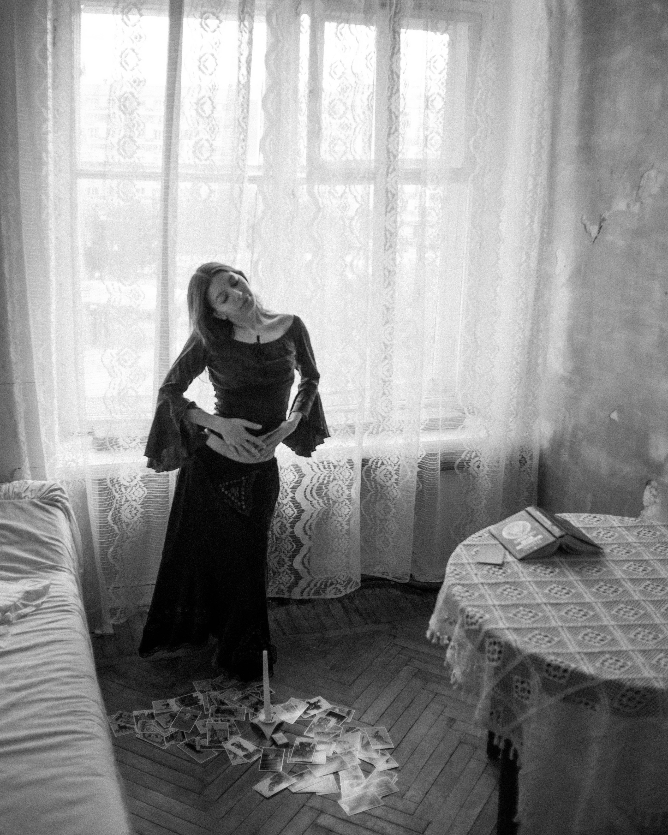 Аня. Женский фотограф. Создатель украшений ручной работы. Модель