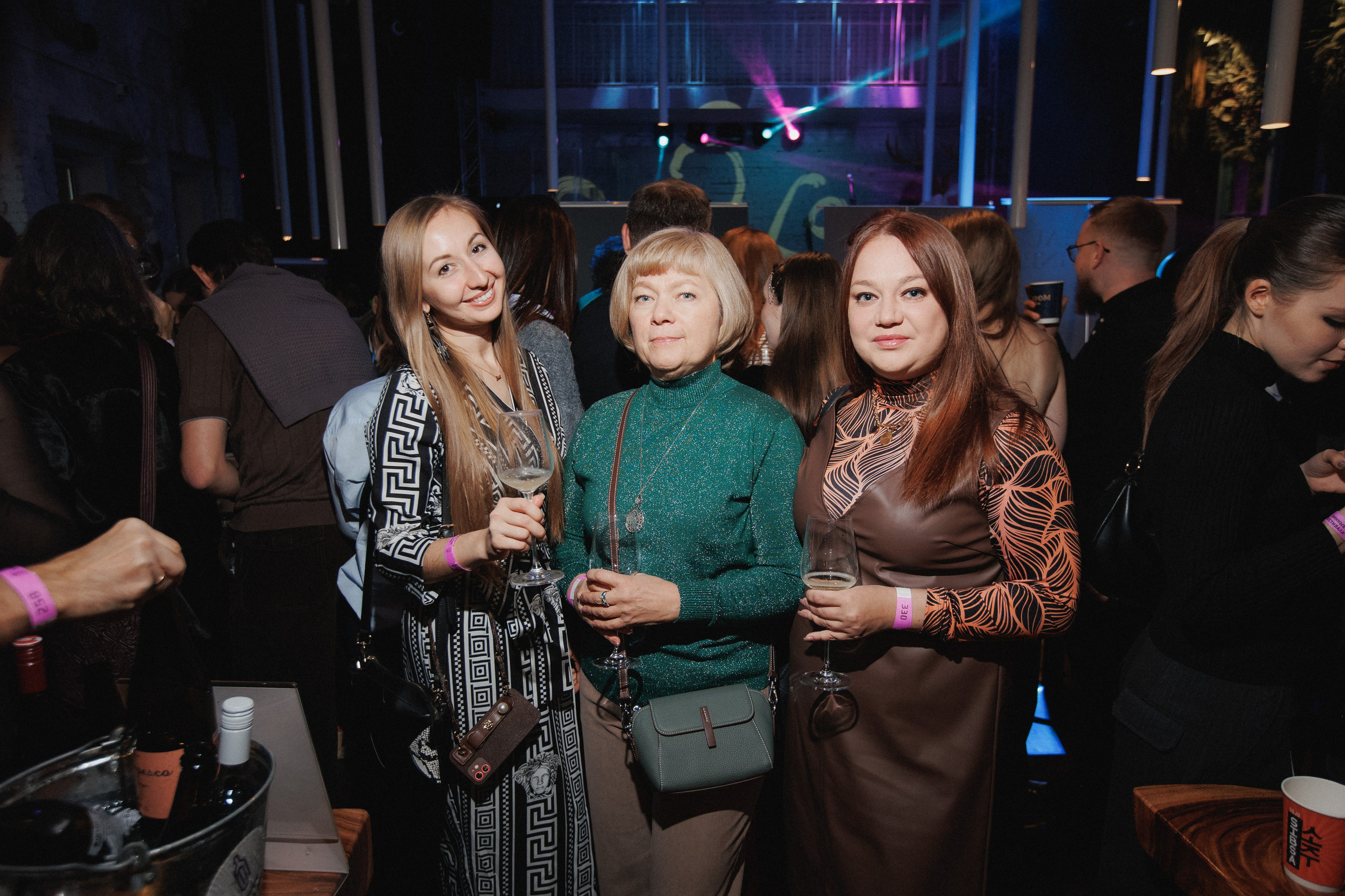 ВИННЫЙ ФЕСТИВАЛЬ. СВОИ. ФОТООТЧЕТЫ-СОБЫТИЯ-МЕСТА