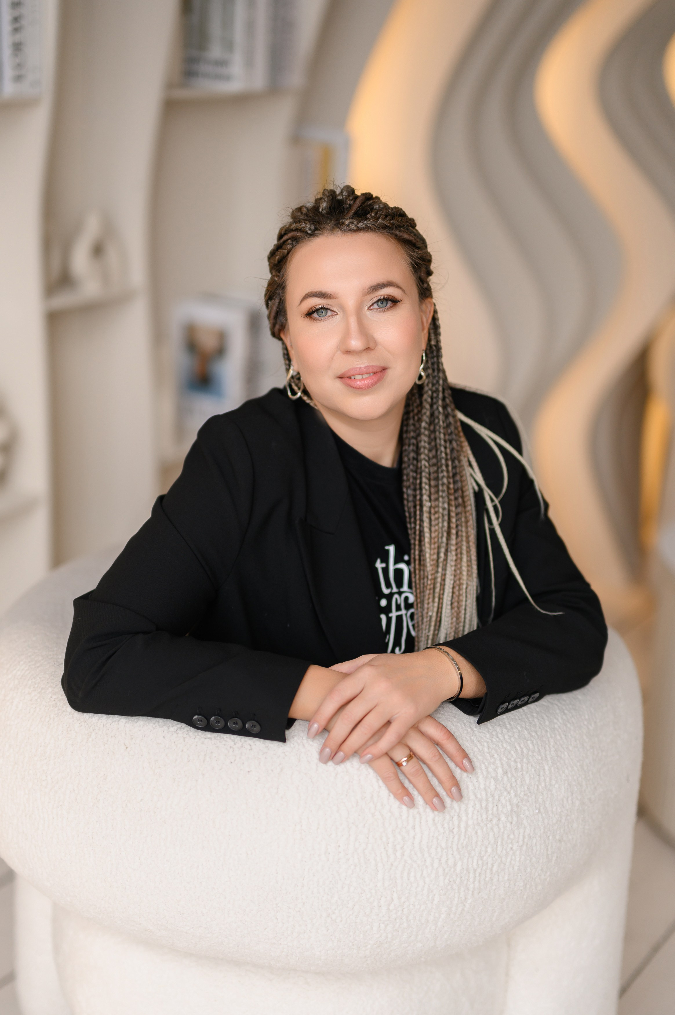 Контент-фотосессия для психолога в зале Эклипс. Semerlina.ru