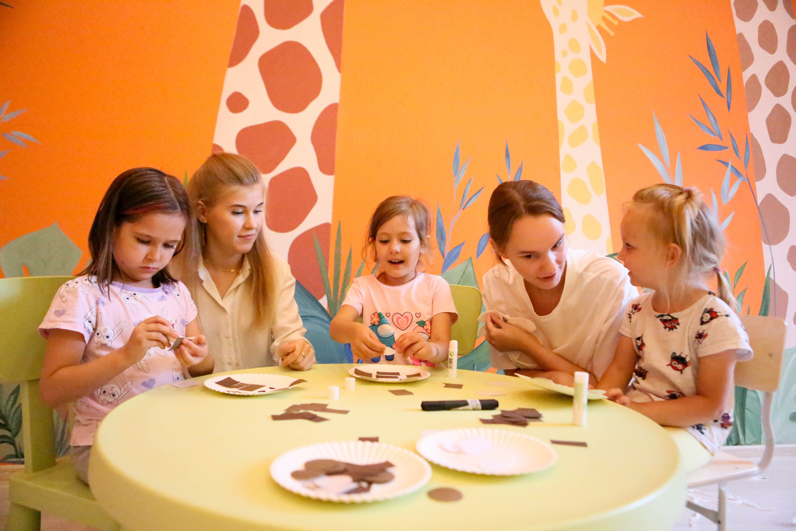 Детский языковой центр. Фотограф для вас и вашего бизнеса в Москве Альбина Никифоров
